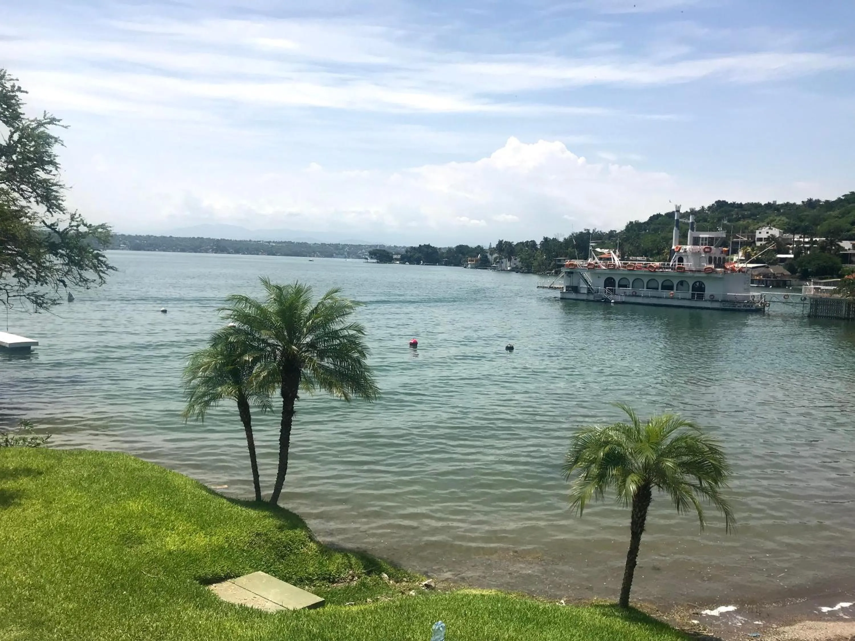 Lake view in Residencial Club Nautico Teques