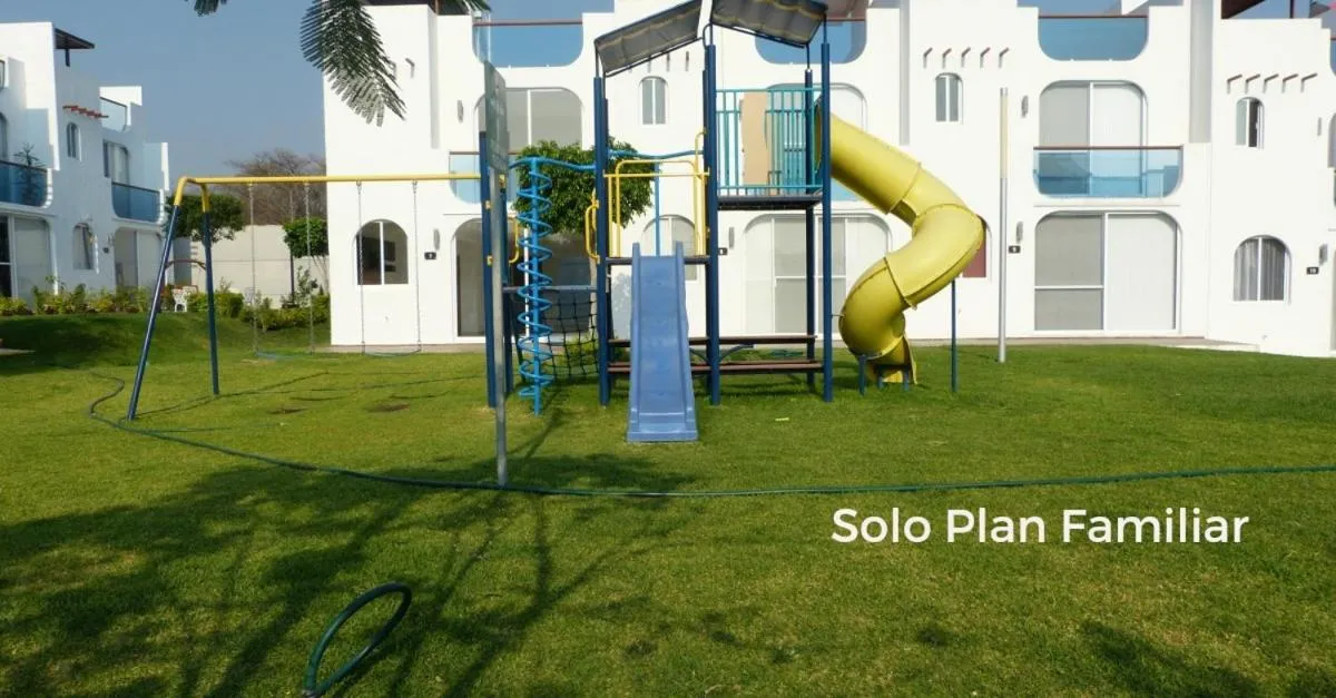 Children play ground in Residencial Club Nautico Teques