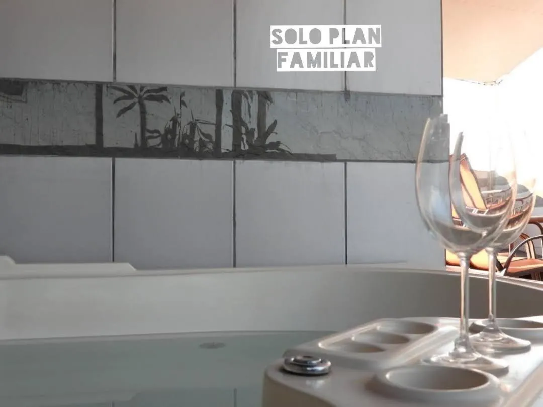 Hot Tub in Residencial Club Nautico Teques