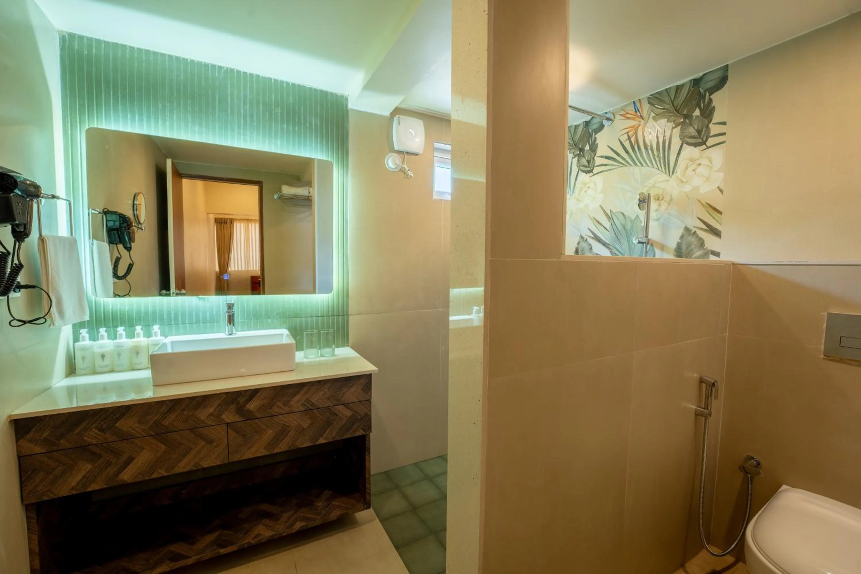 Bathroom in C Roque Beach Resort