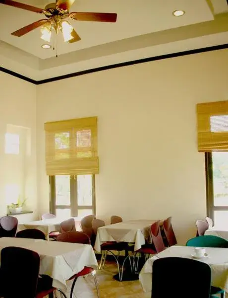 Restaurant/places to eat in River Resort & Spa Restaurant/places to eat in River Resort & Spa