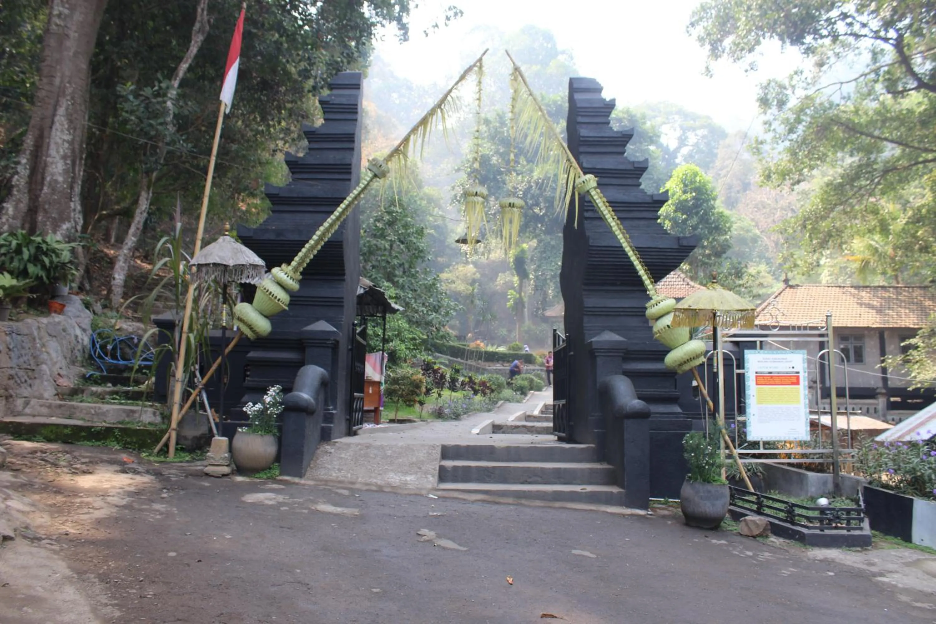 Hiking in Ecolodge Seloliman