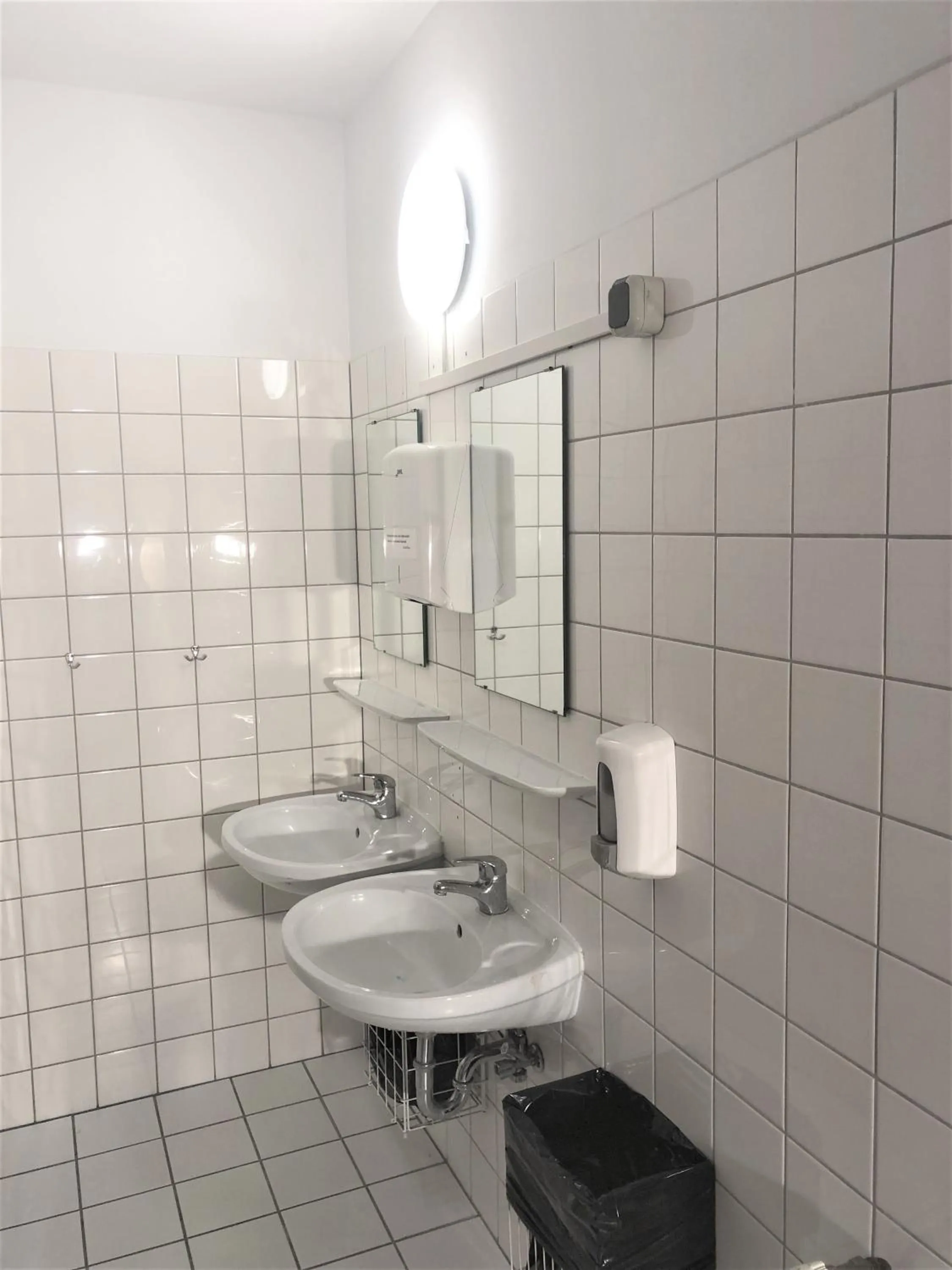 Shower in Die Fabrik - Hostel