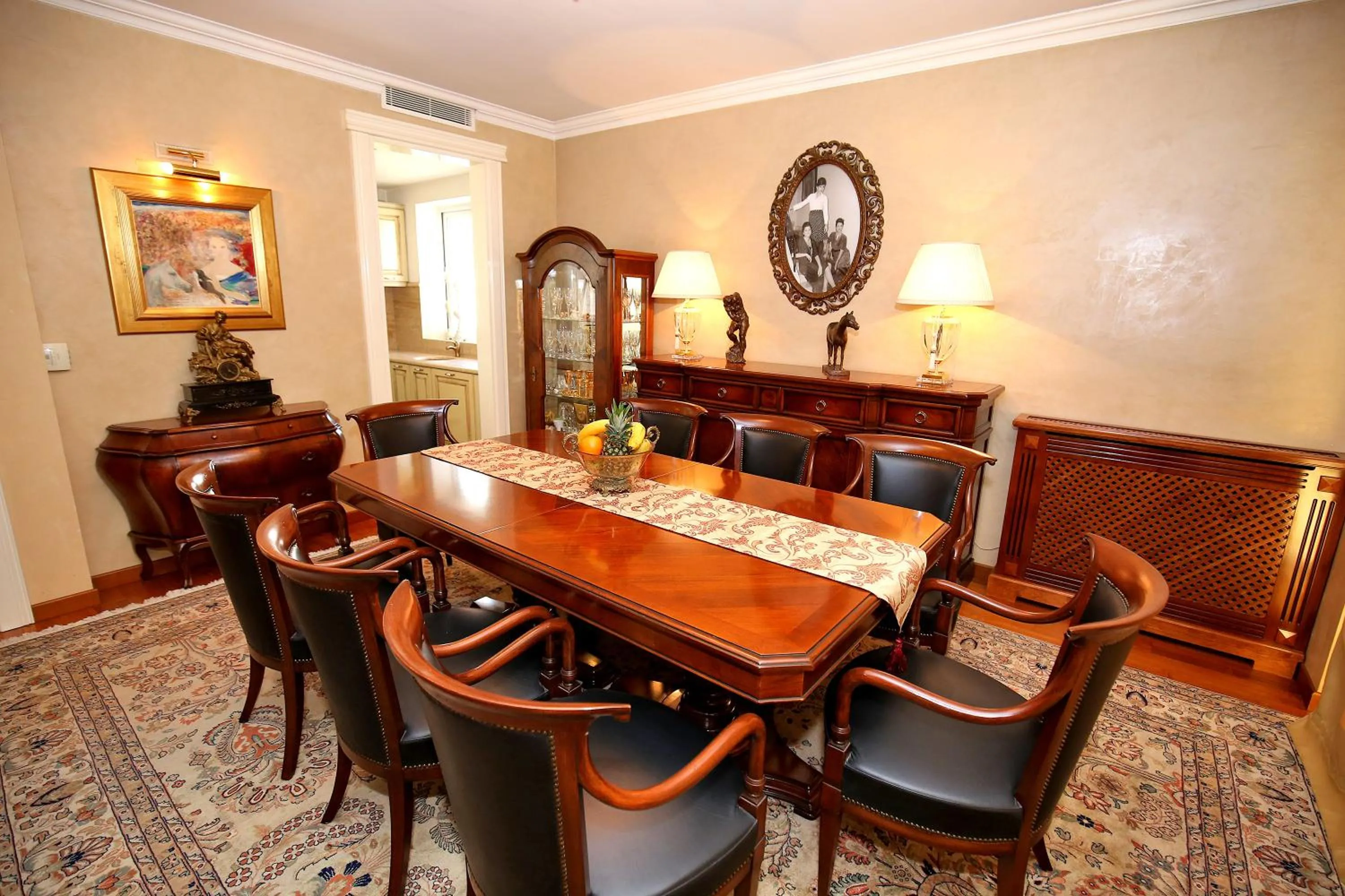 Dining area in Hotel Niko