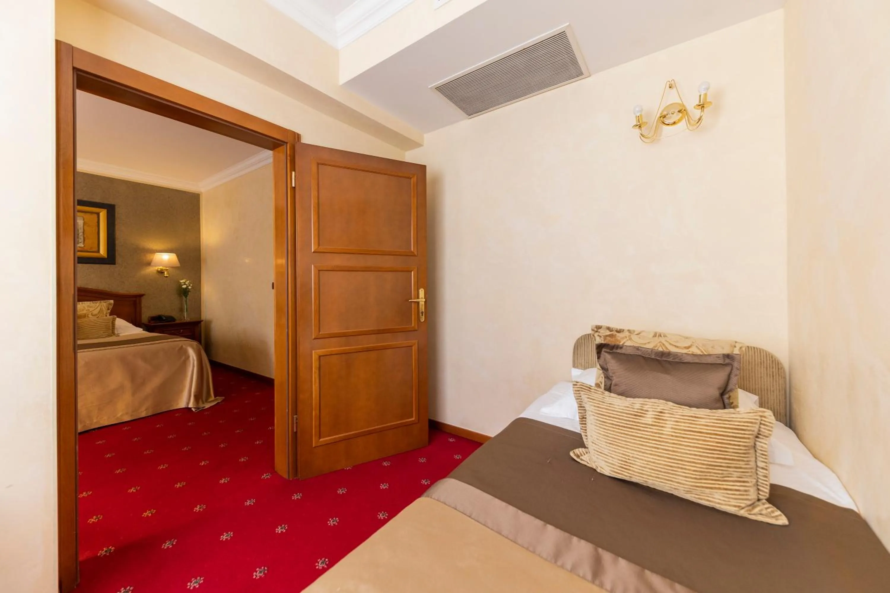 Bed in Hotel Niko