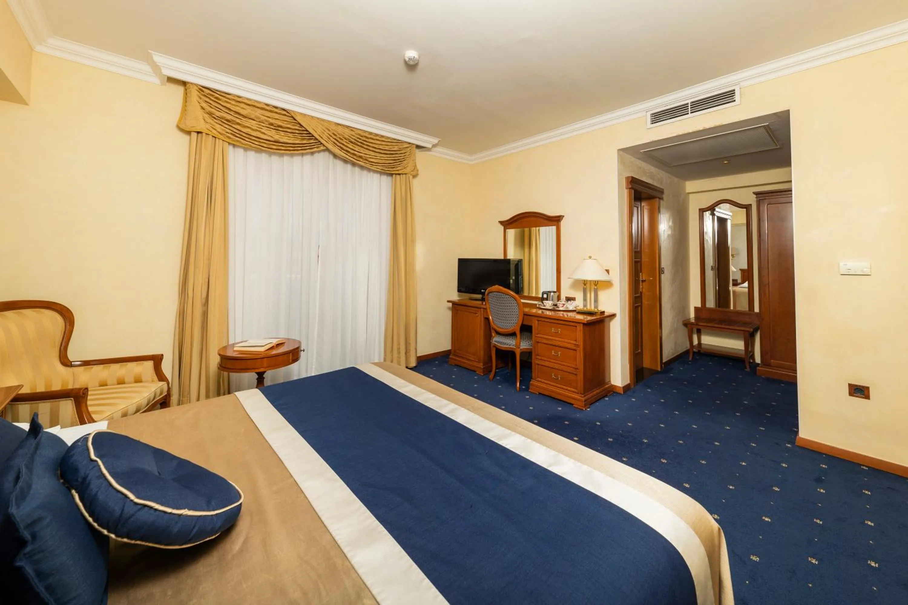 Bed in Hotel Niko