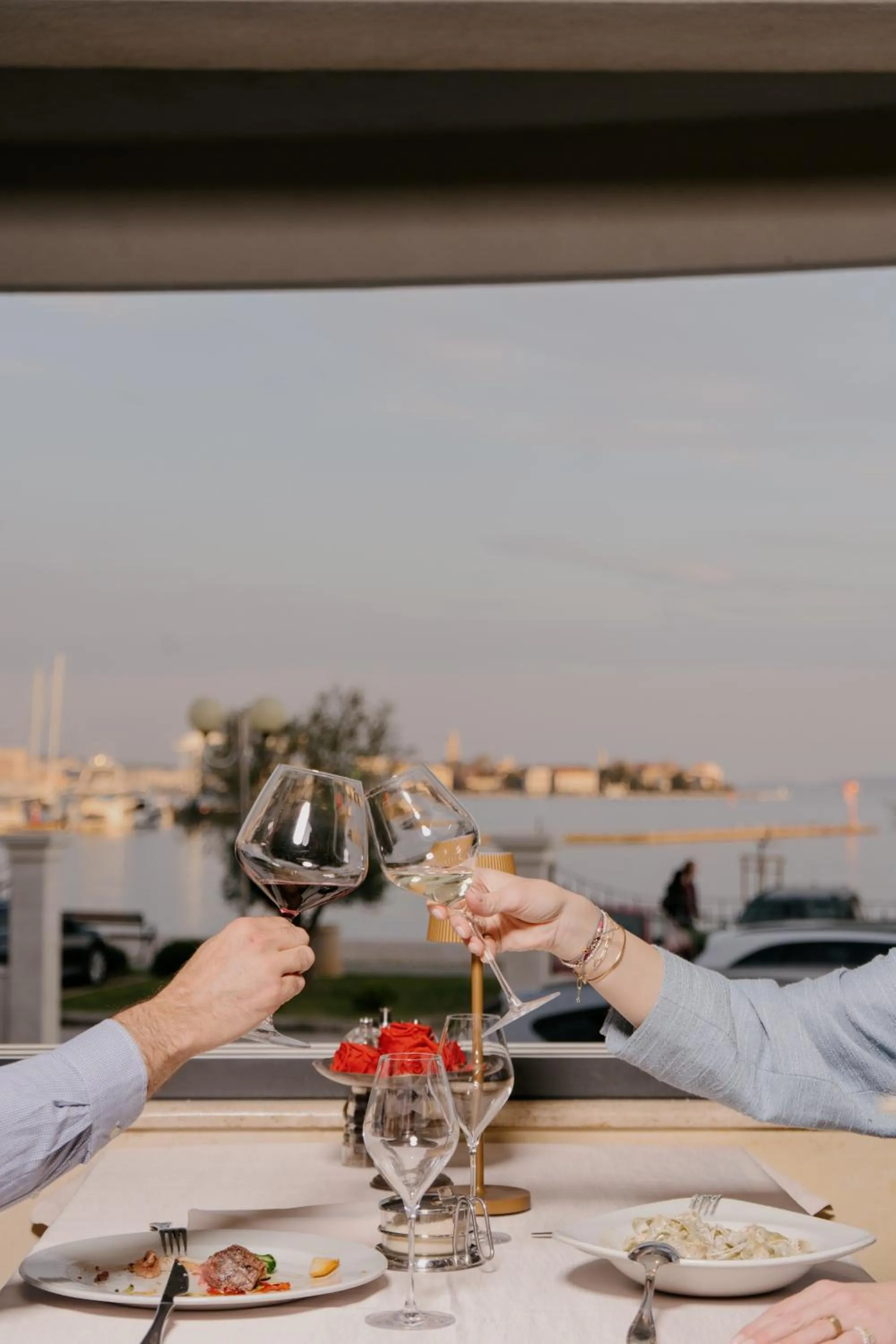 Restaurant/places to eat in Hotel Niko