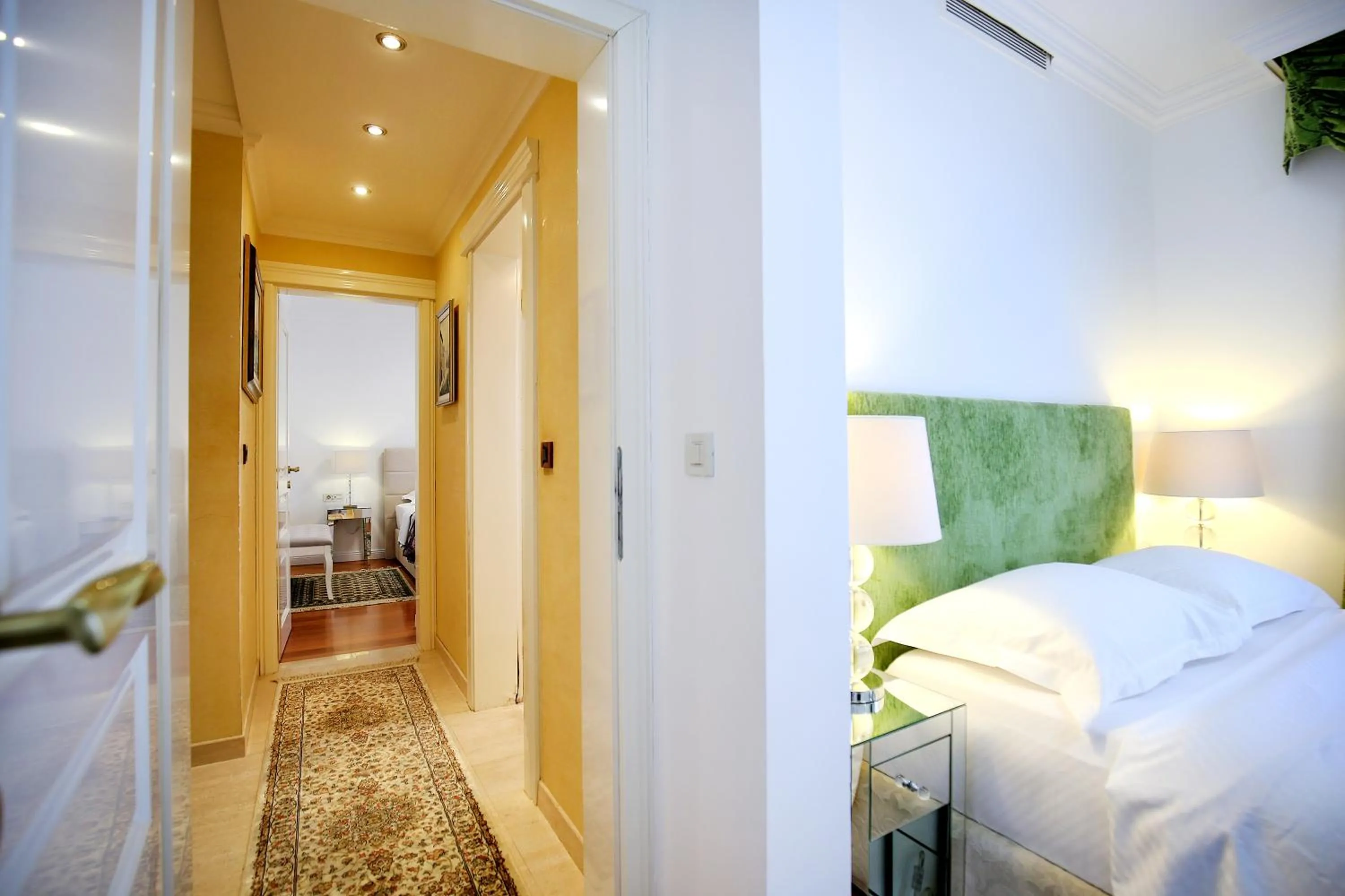 Bedroom, Bed in Hotel Niko
