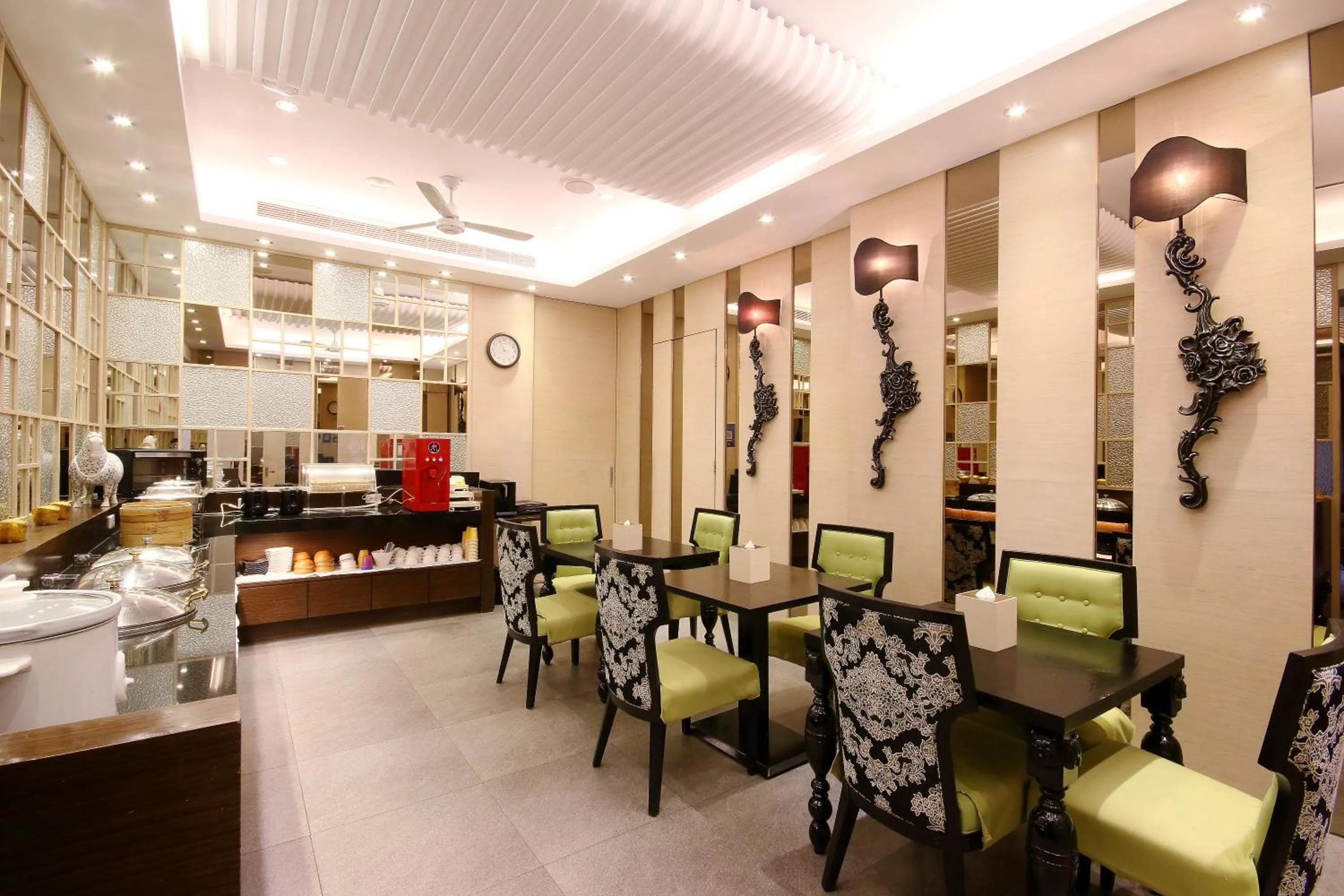 Restaurant/places to eat in Region Motel