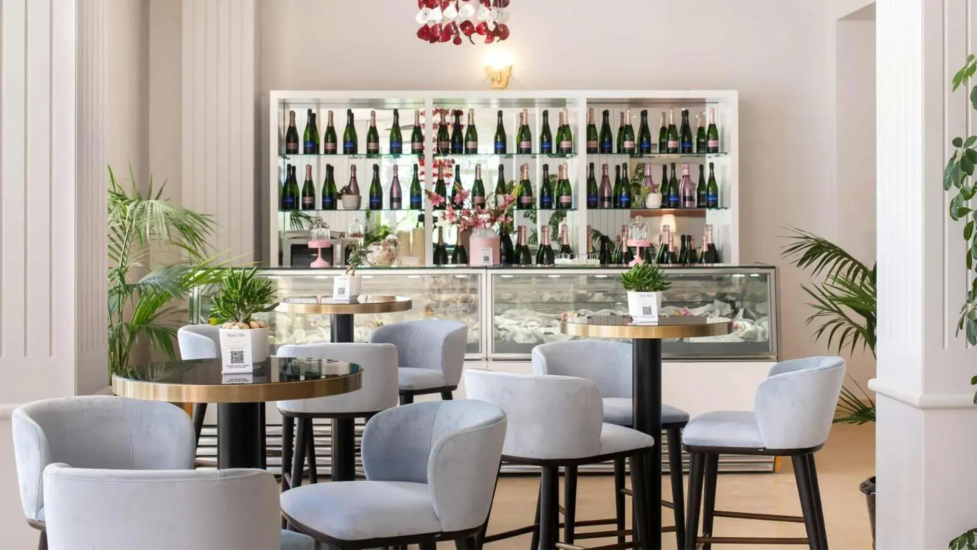 Lounge or bar in Amadria Park Beach Hotel Niko Lounge or bar in Amadria Park Beach Hotel Niko