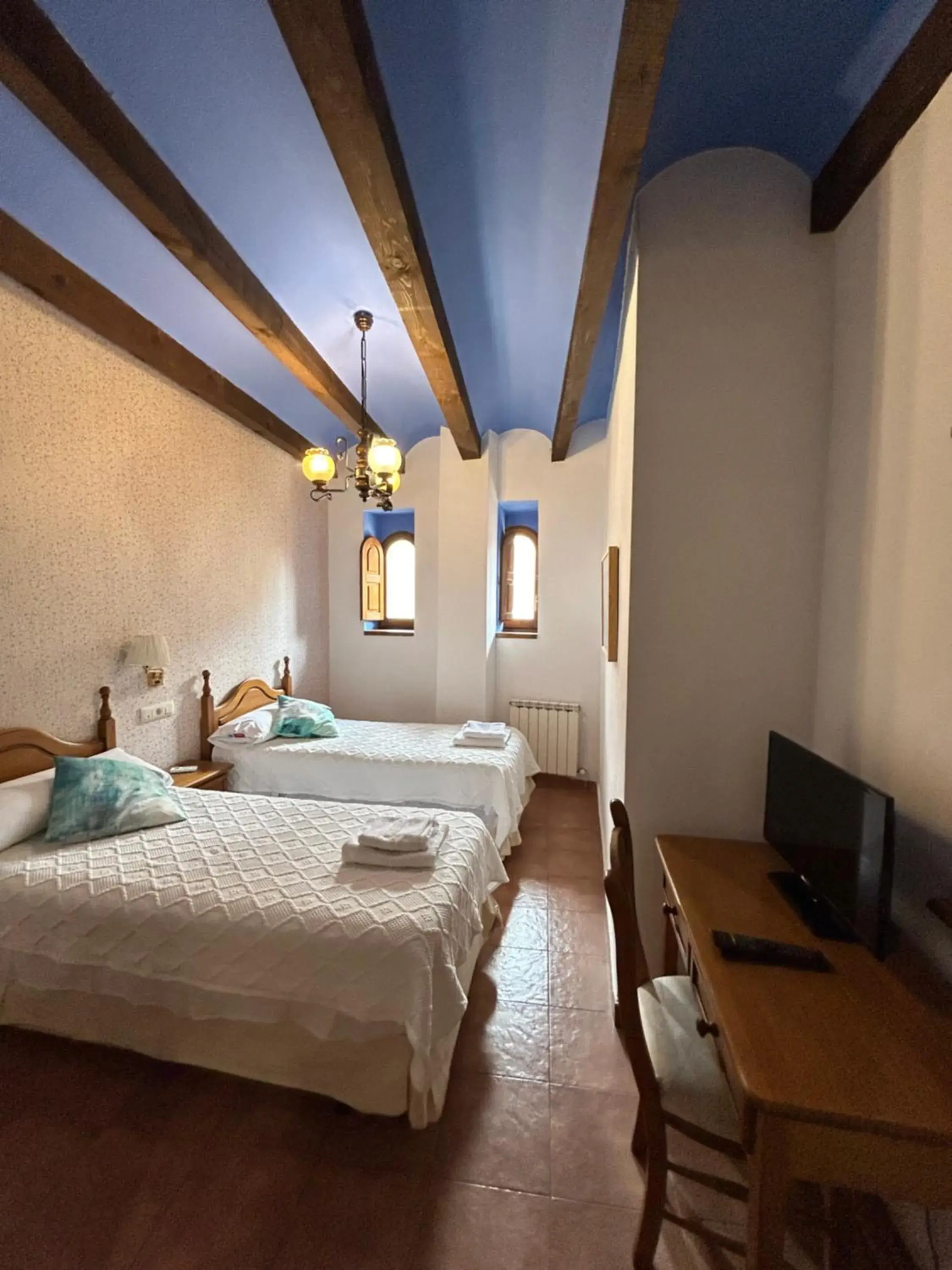 Superior Twin Room - single occupancy in Hospedería Sádaba Superior Twin Room - single occupancy in Hospedería Sádaba