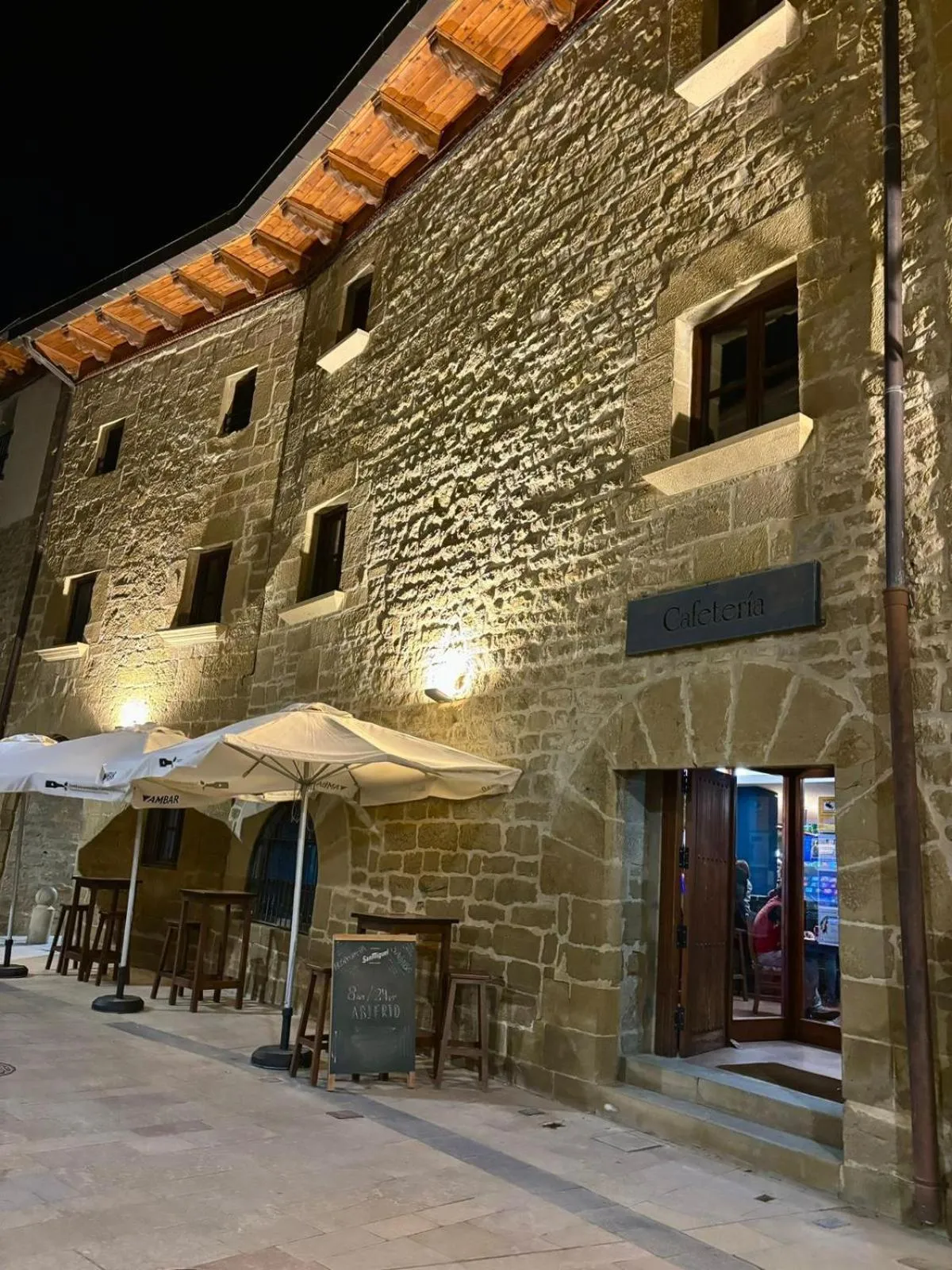 Property building in Hospedería Sádaba