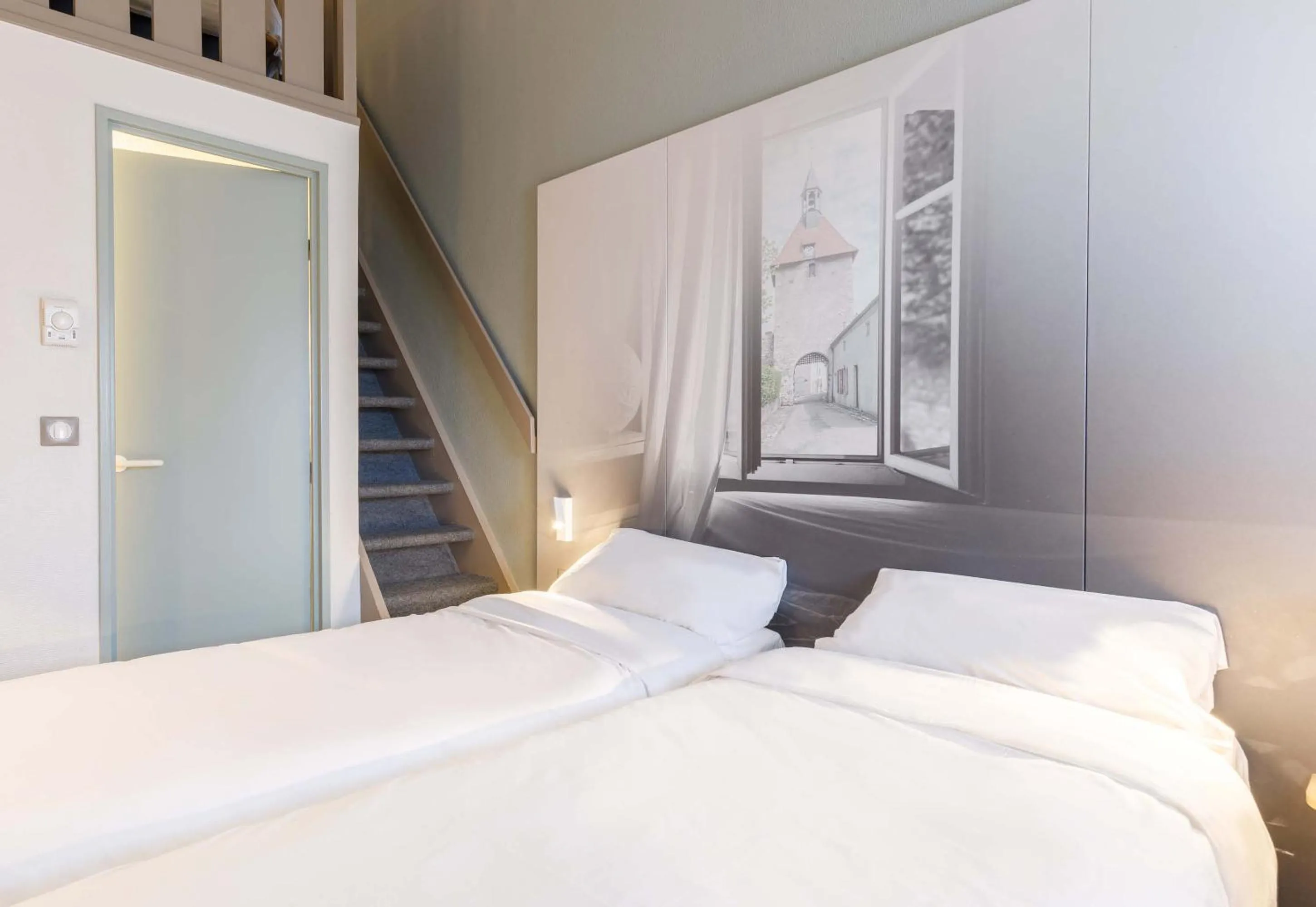 Bedroom, Bed in B&B HOTEL Moulins