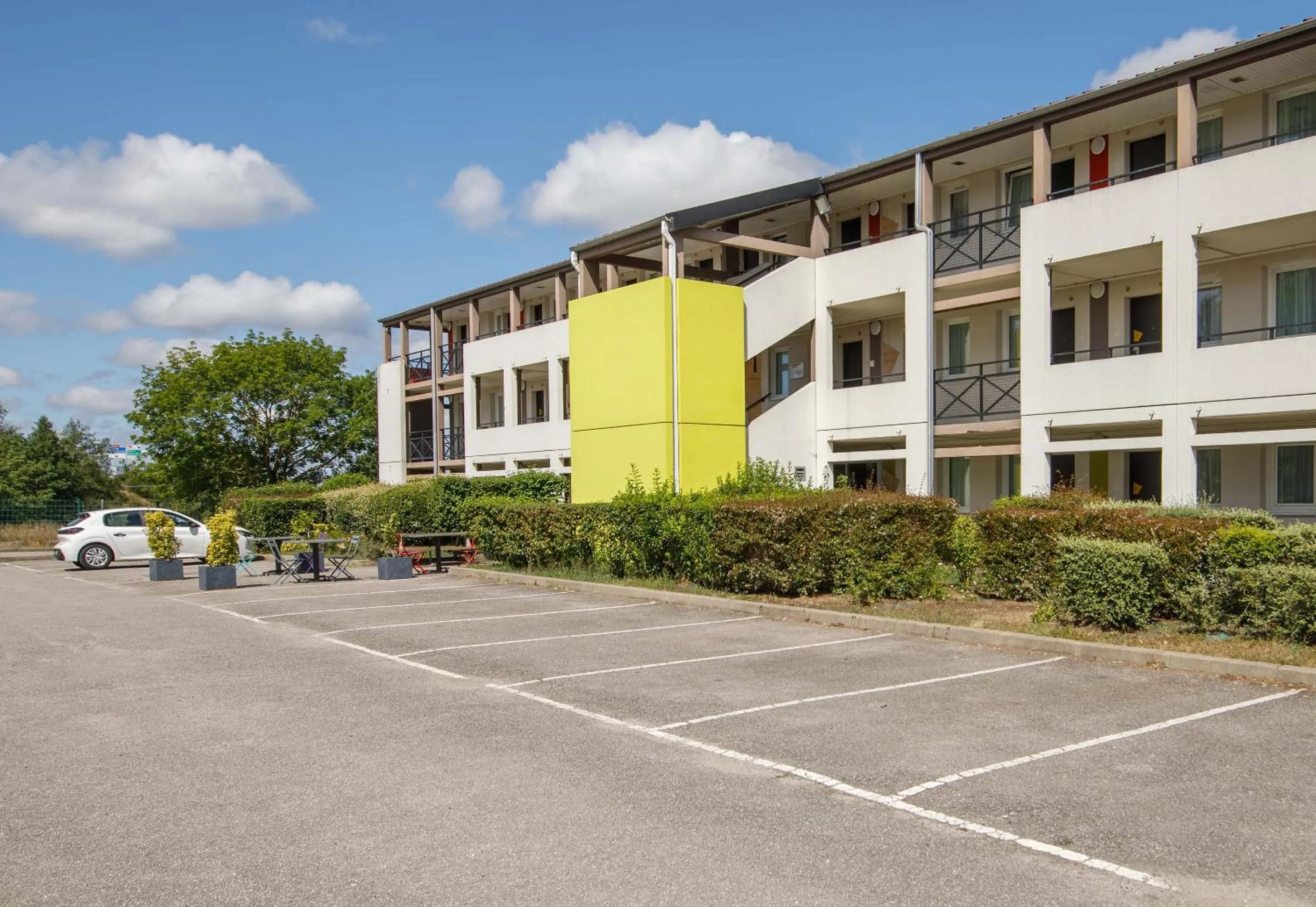 Property building in B&B HOTEL Moulins