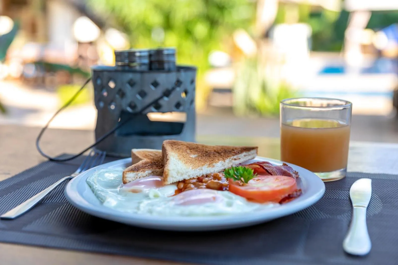 Breakfast in Ngoma Zanga Lodge