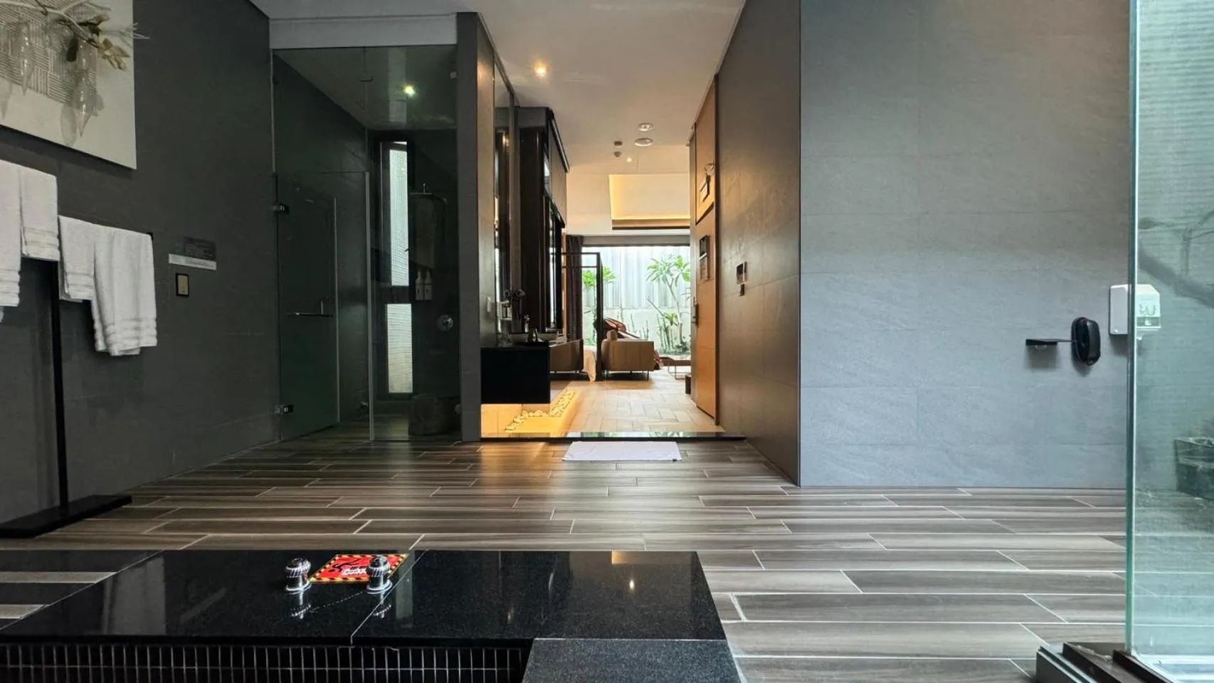 Bathroom in Ease Motel