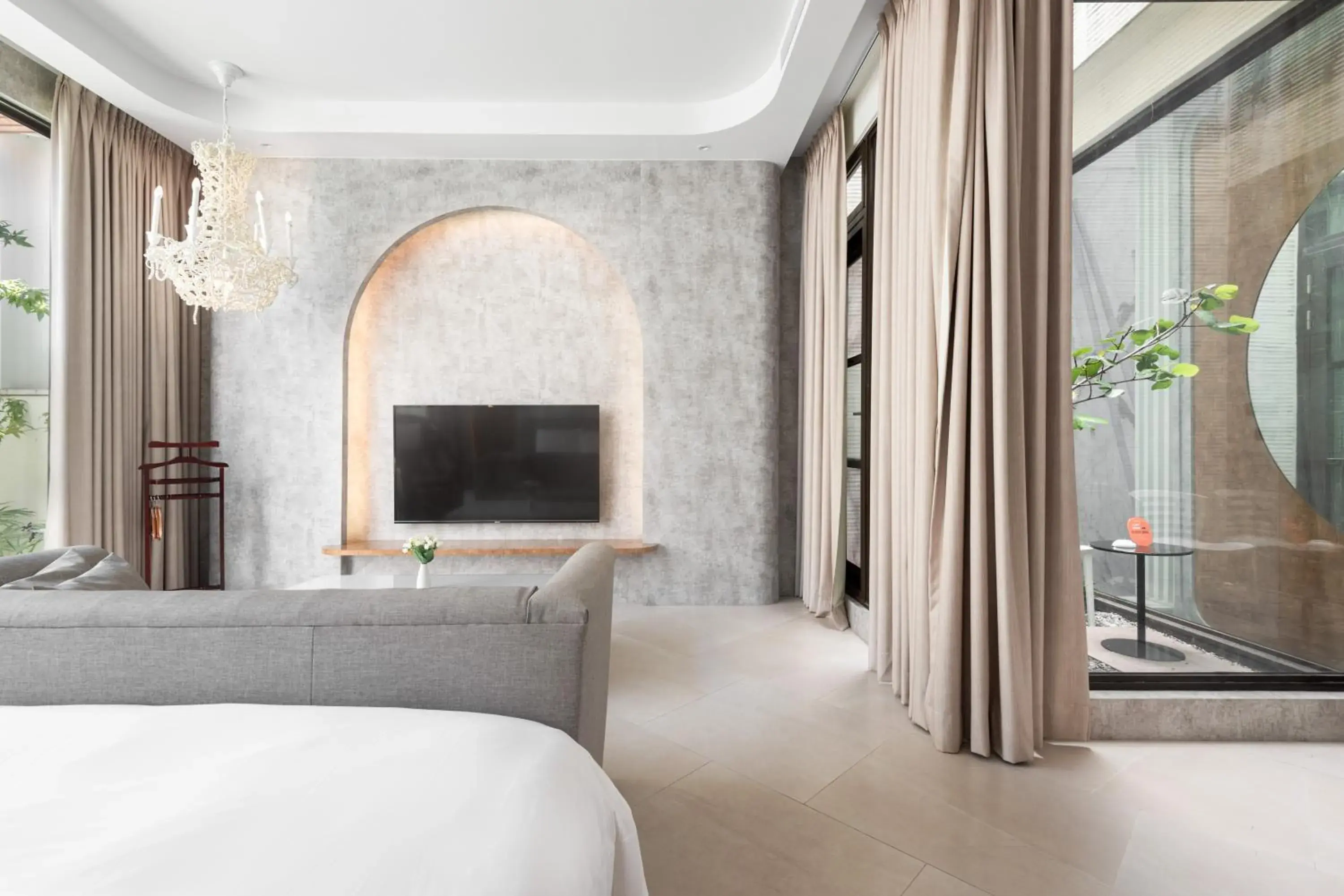 Bed in Ease Motel Bed in Ease Motel