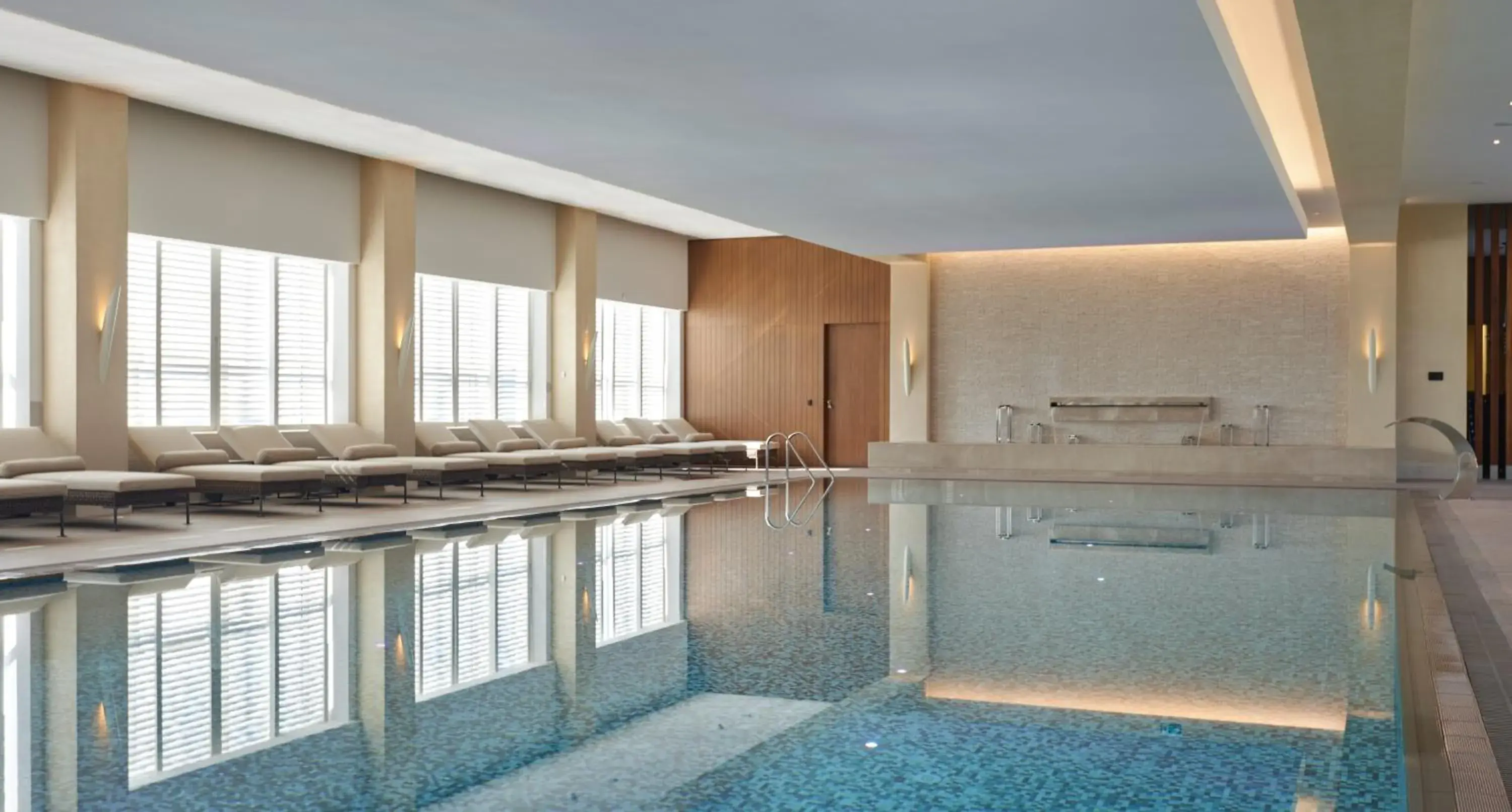 Swimming pool in Hyatt Regency Tashkent Swimming pool in Hyatt Regency Tashkent