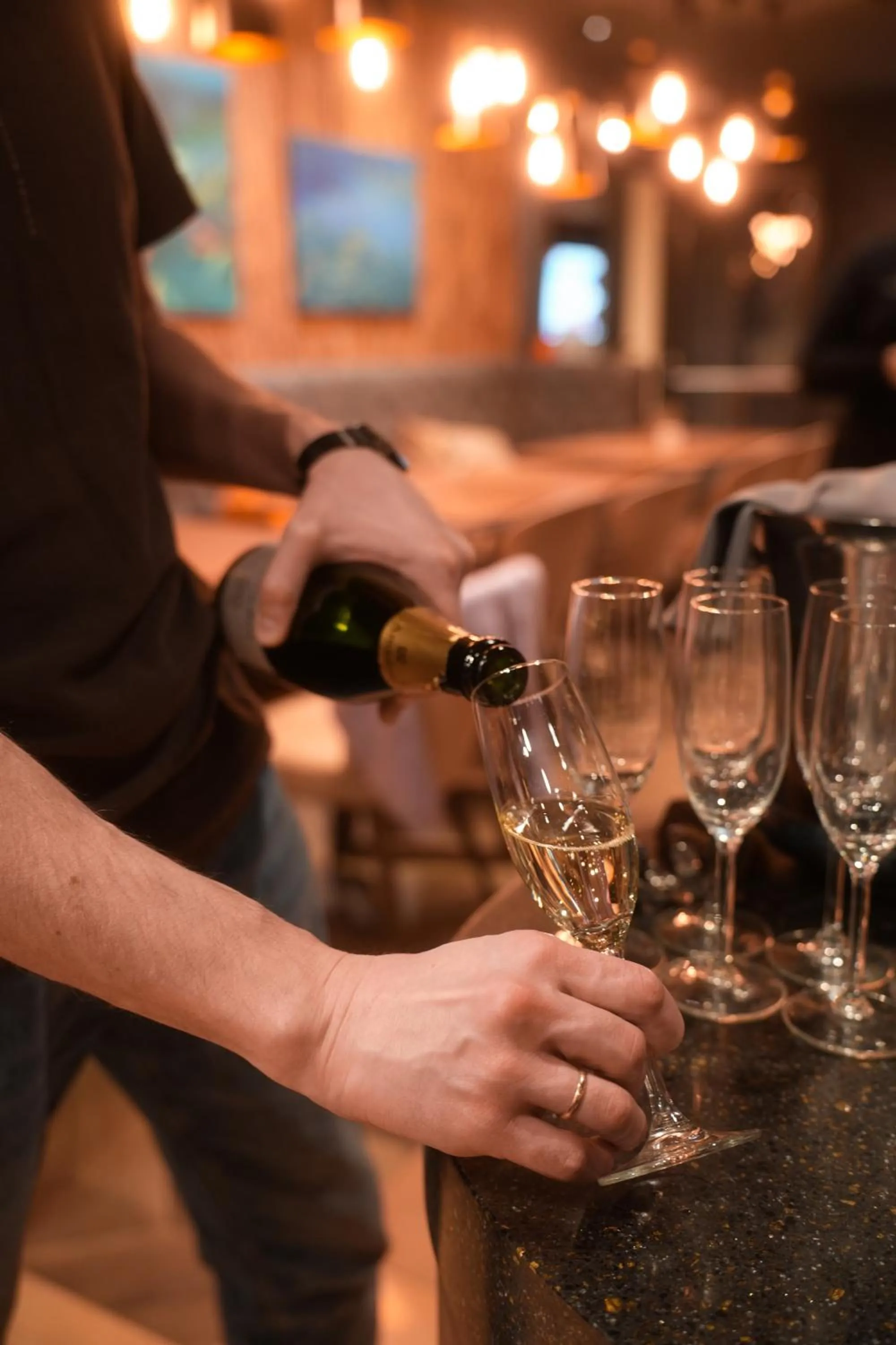 Restaurant/places to eat in V Spa & Conference Hotel