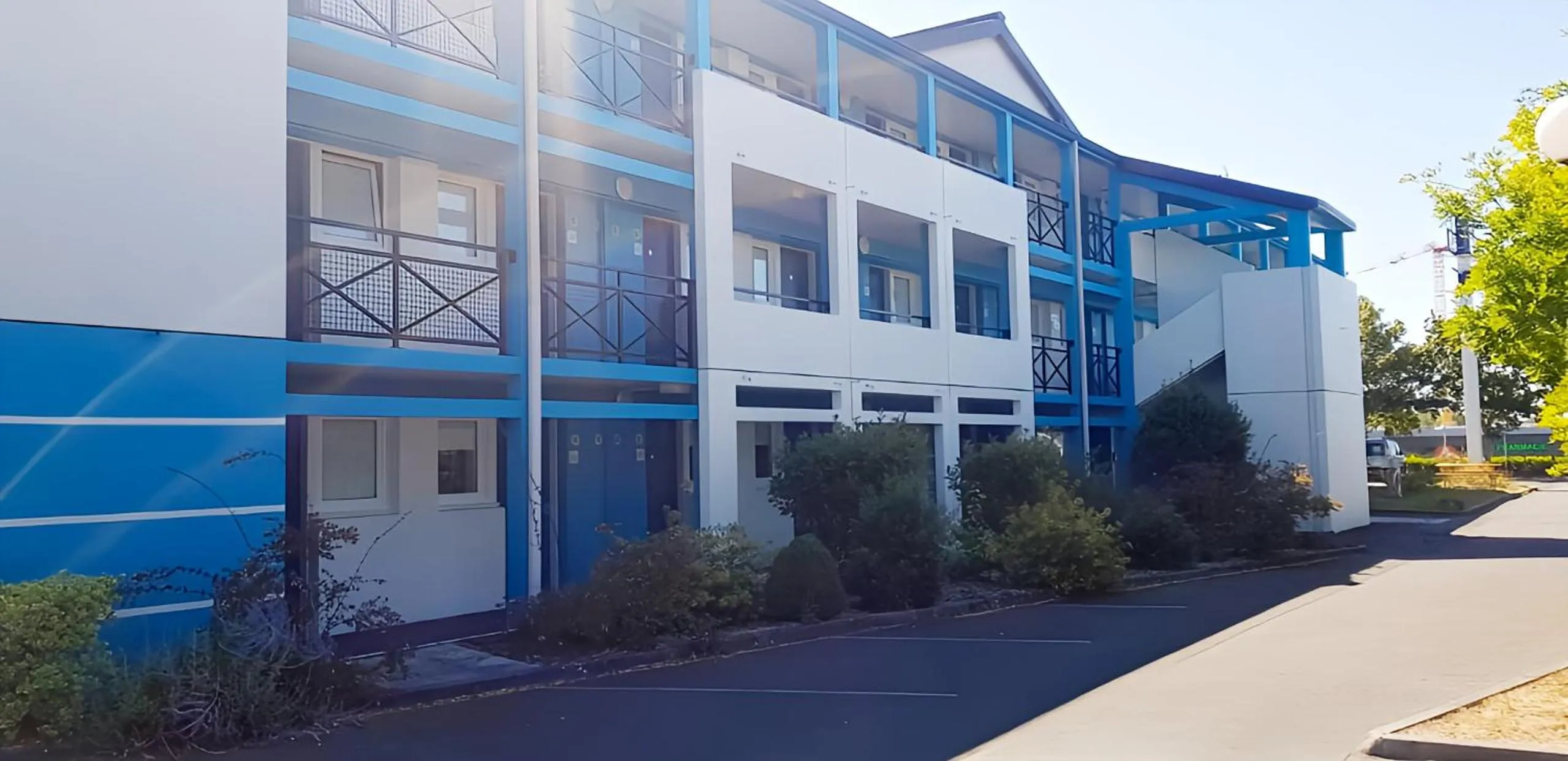 Property building in Kyriad Direct Poitiers - Gare du Futuroscope