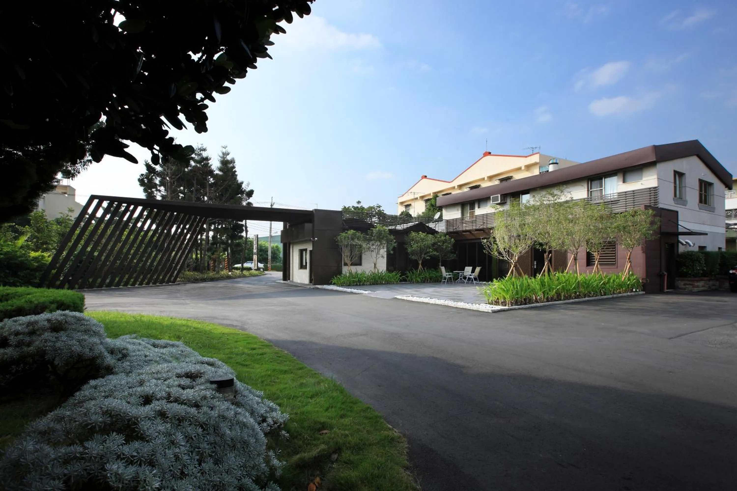 Facade/entrance in Holly Wood Motel