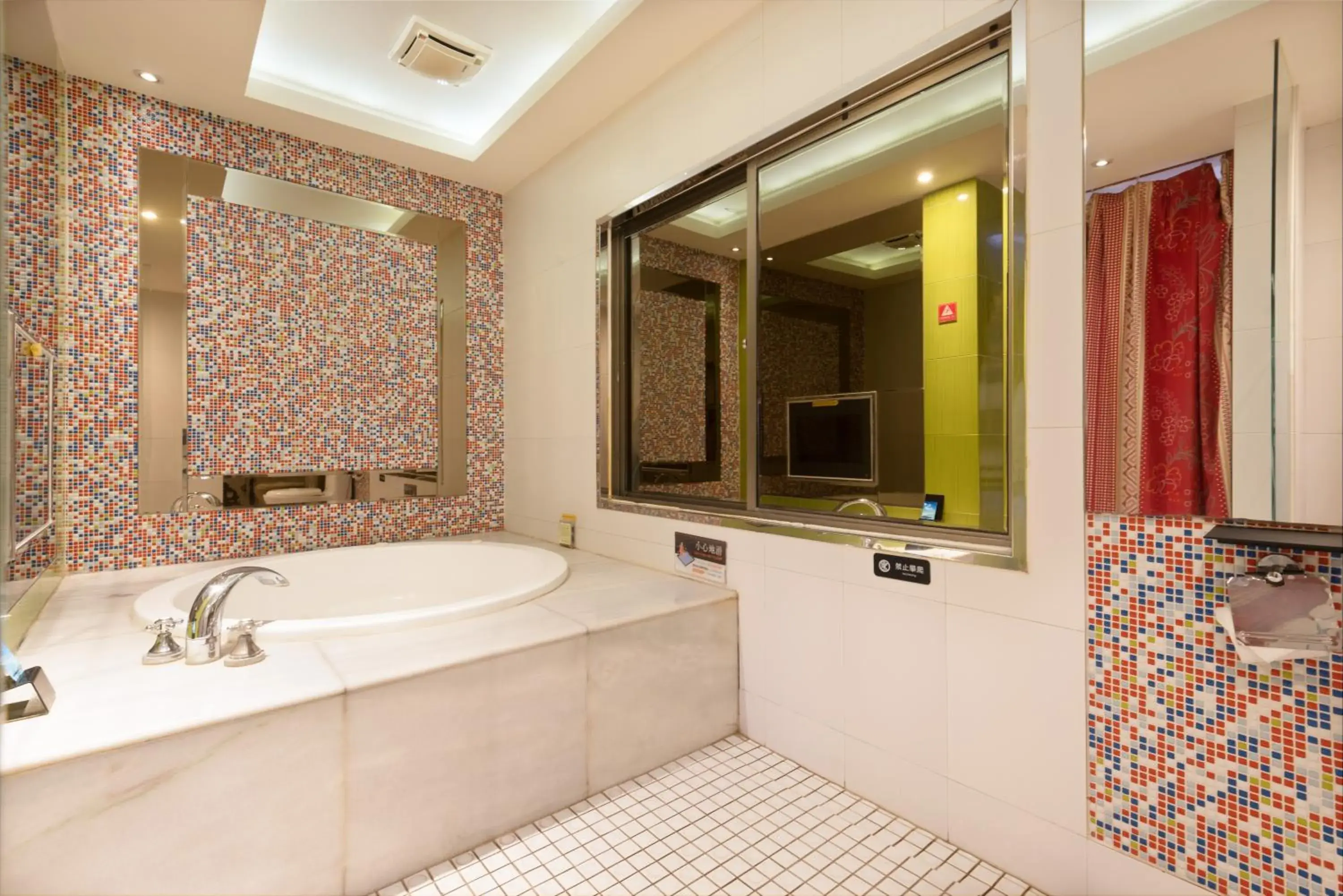 Property building in Holly Wood Motel Property building in Holly Wood Motel