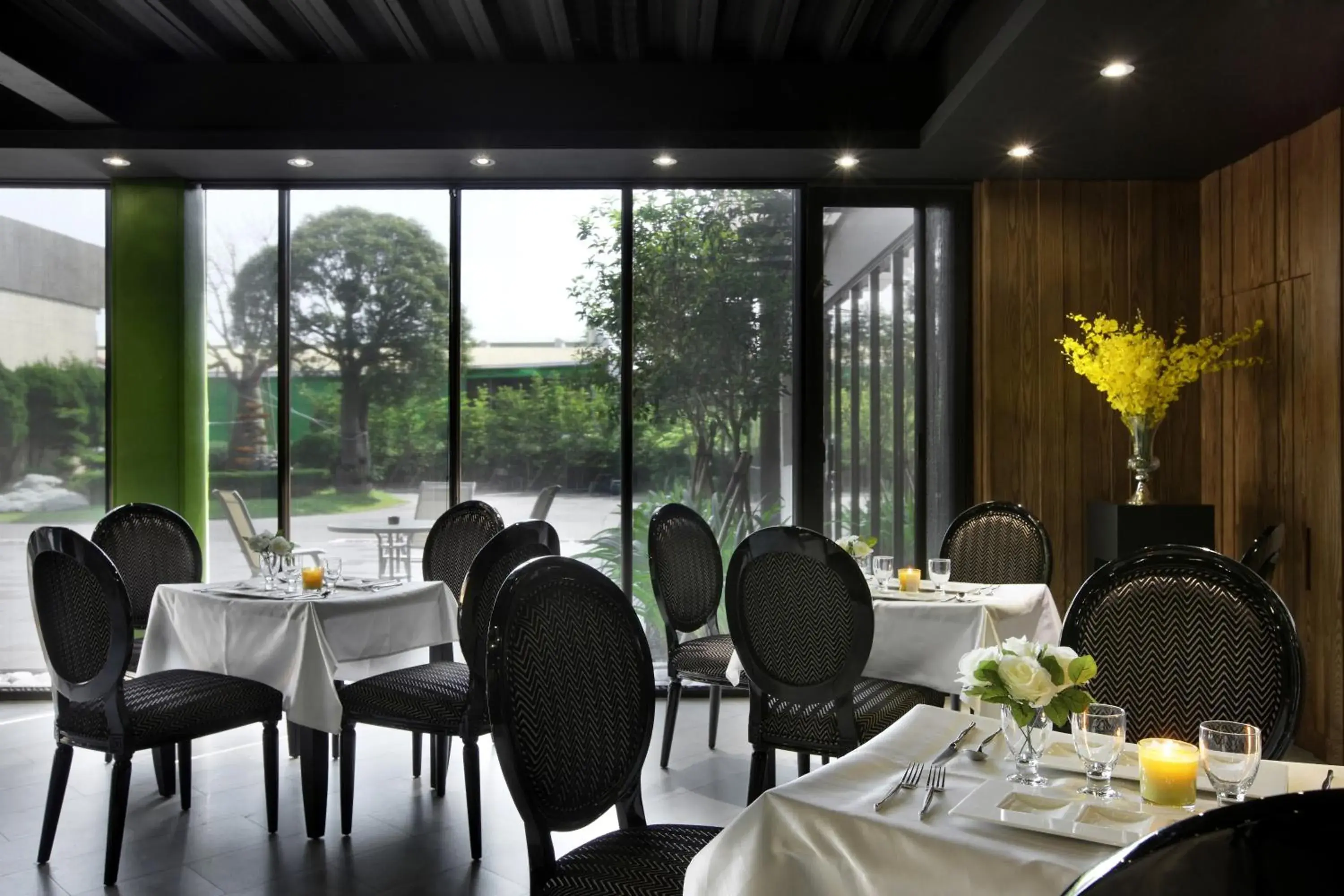 Restaurant/places to eat in Holly Wood Motel Restaurant/places to eat in Holly Wood Motel