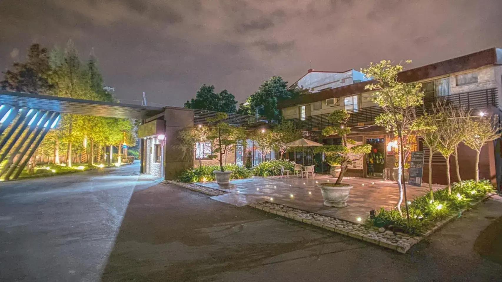 Property building in Holly Wood Motel Property building in Holly Wood Motel