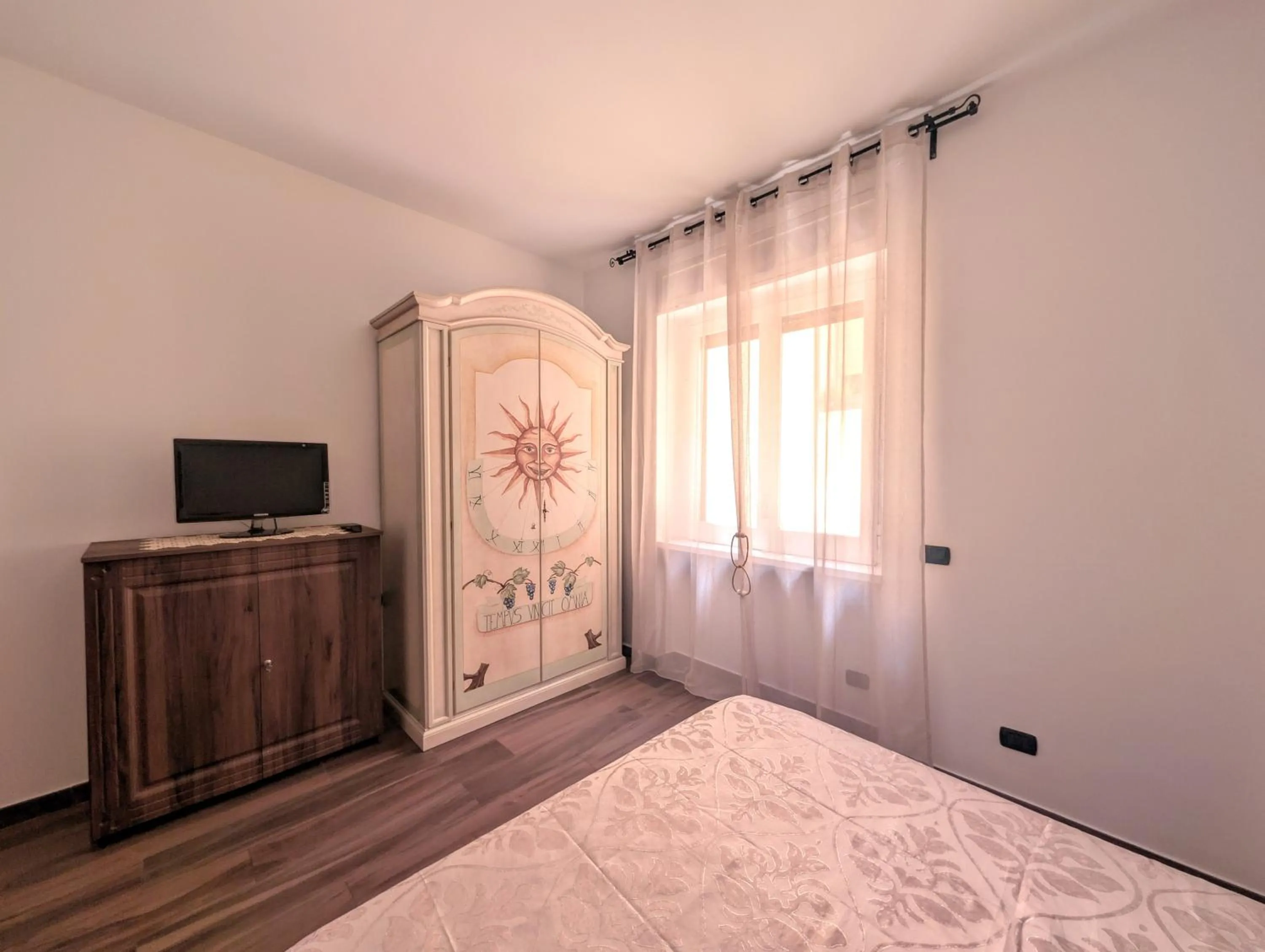 Bedroom, Bed in B&Bobo