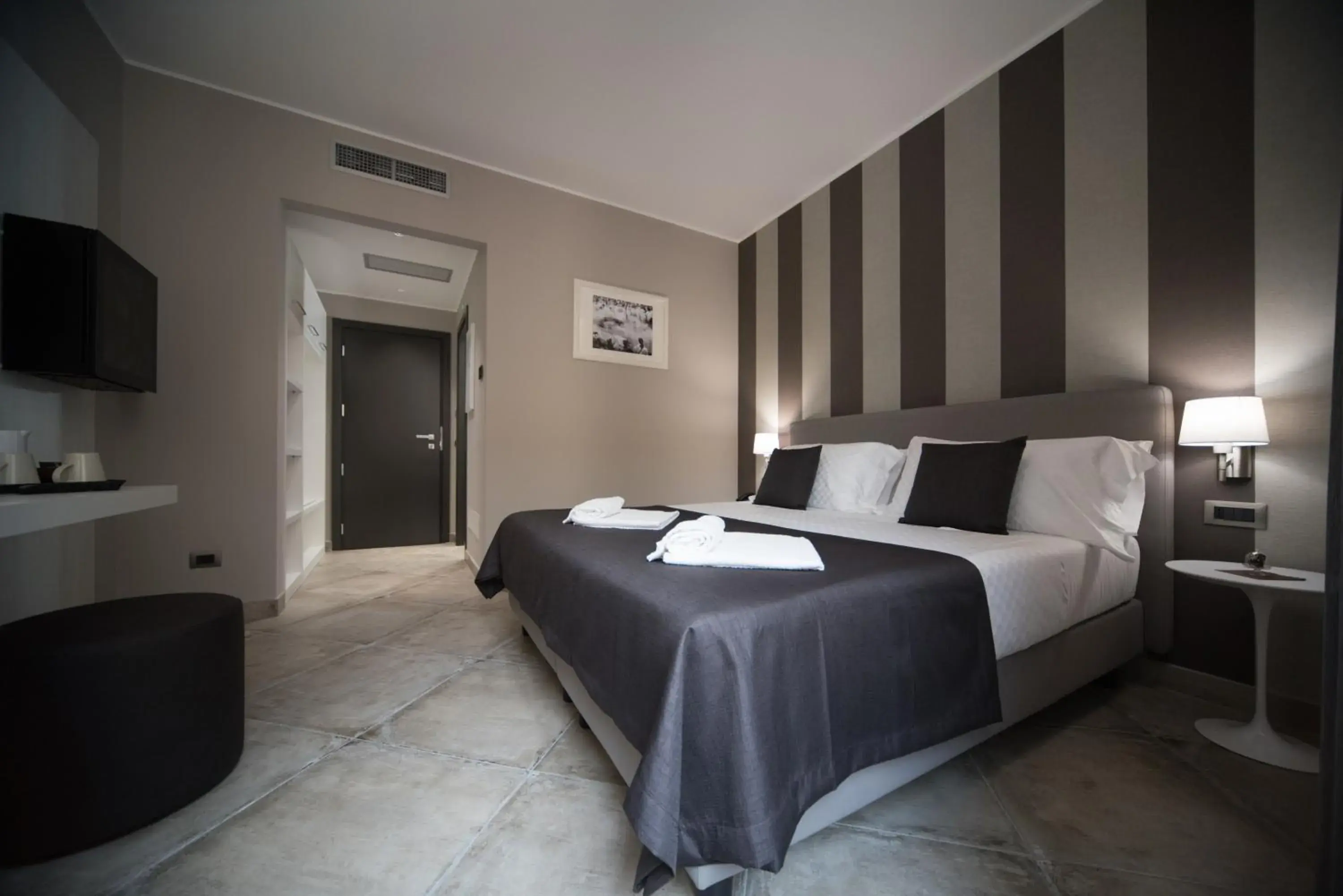 Deluxe Double or Twin Room in ETNEA 454 Catania Luxury Rooms Deluxe Double or Twin Room in ETNEA 454 Catania Luxury Rooms
