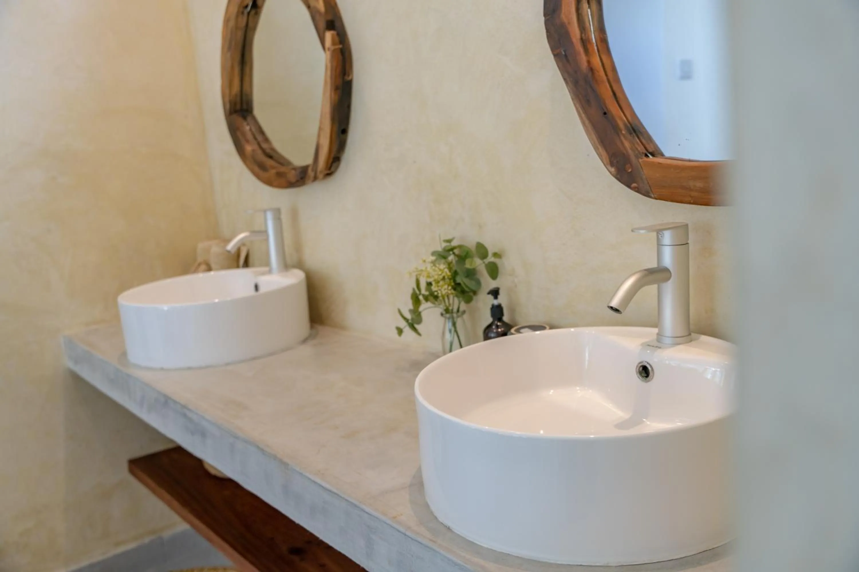 Bathroom in Mnana Beach Bungalows
