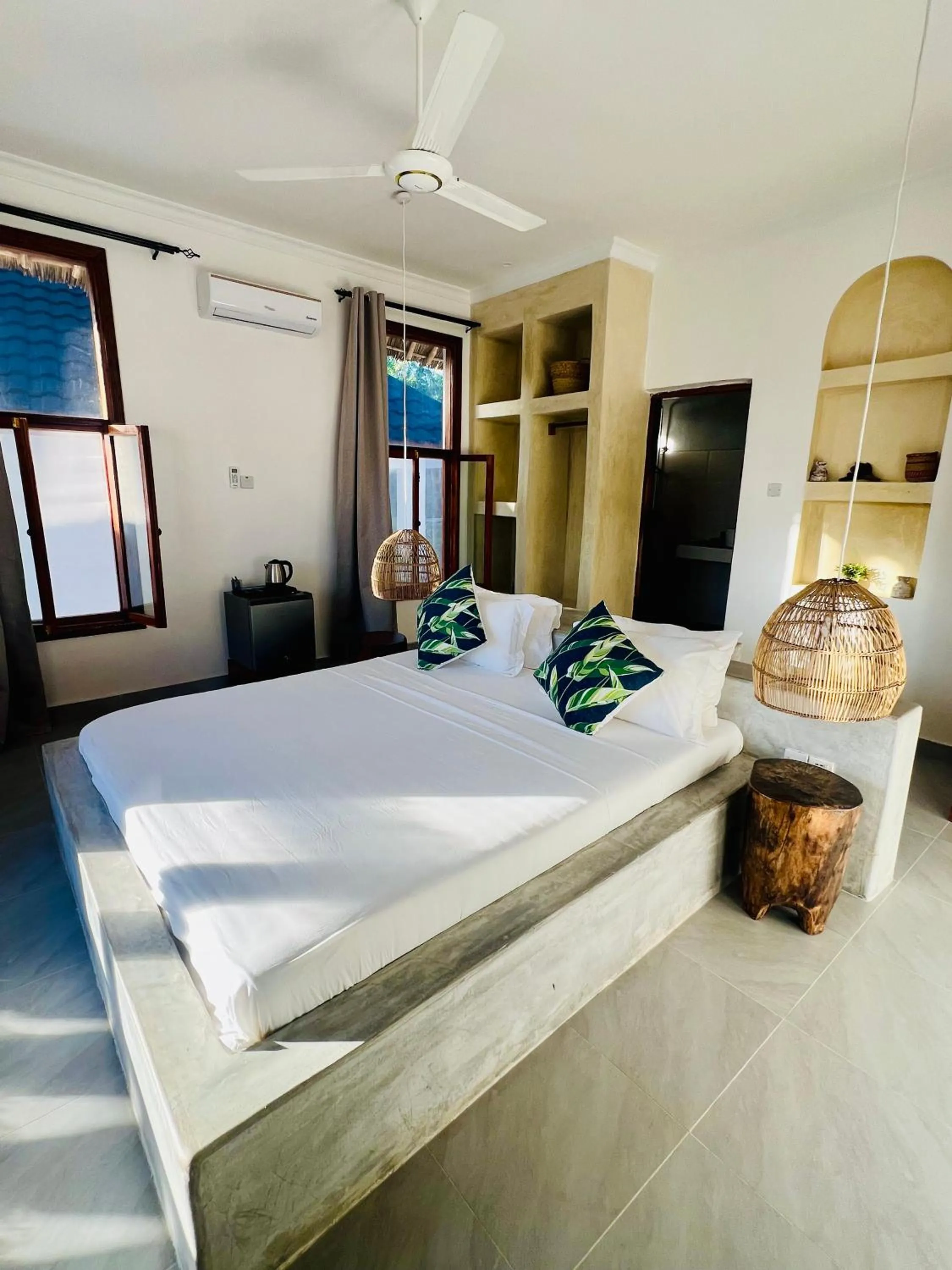 Decorative detail, Bed in Mnana Beach Bungalows