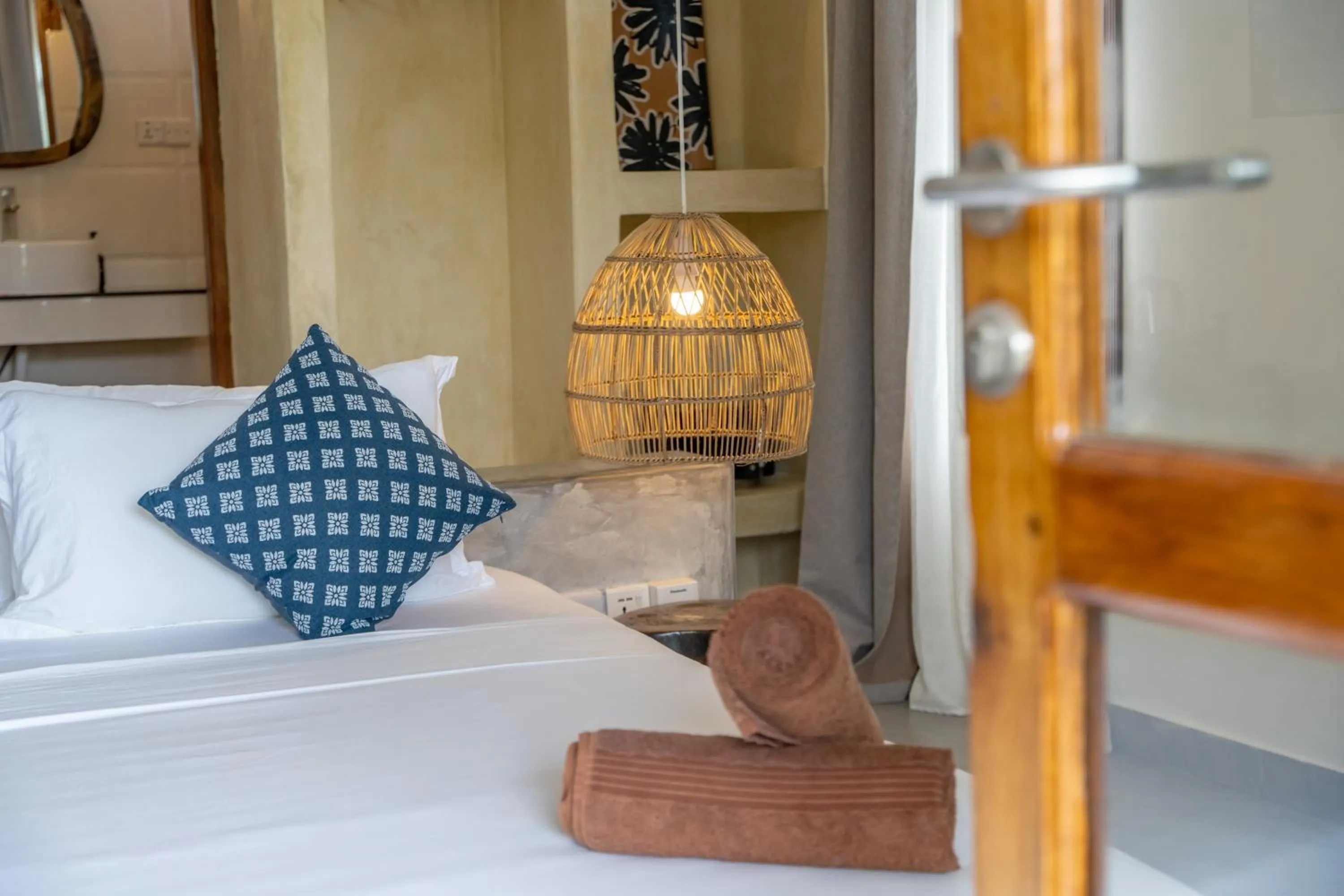 Decorative detail, Bed in Mnana Beach Bungalows