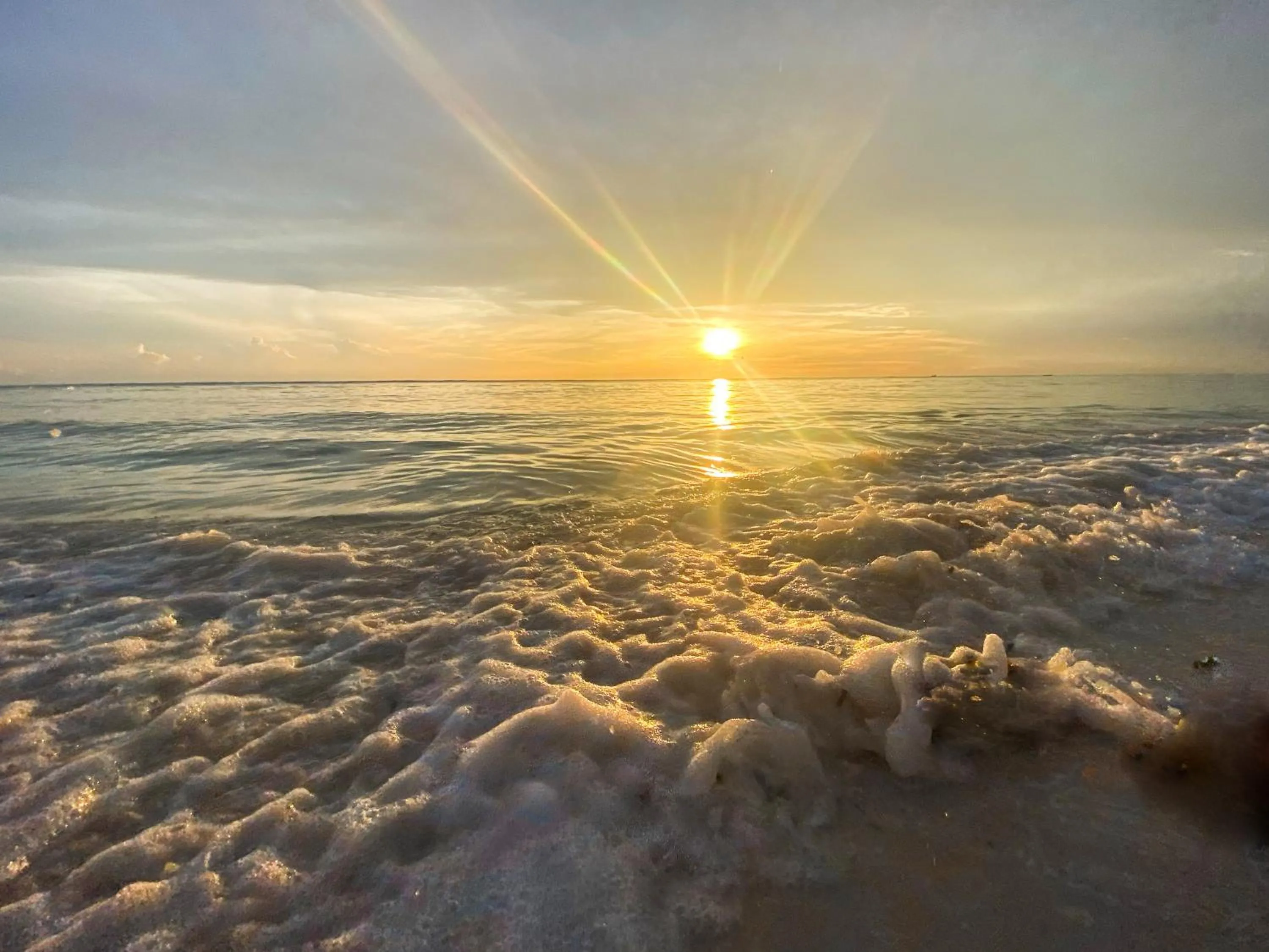 Sunrise in Mnana Beach Bungalows