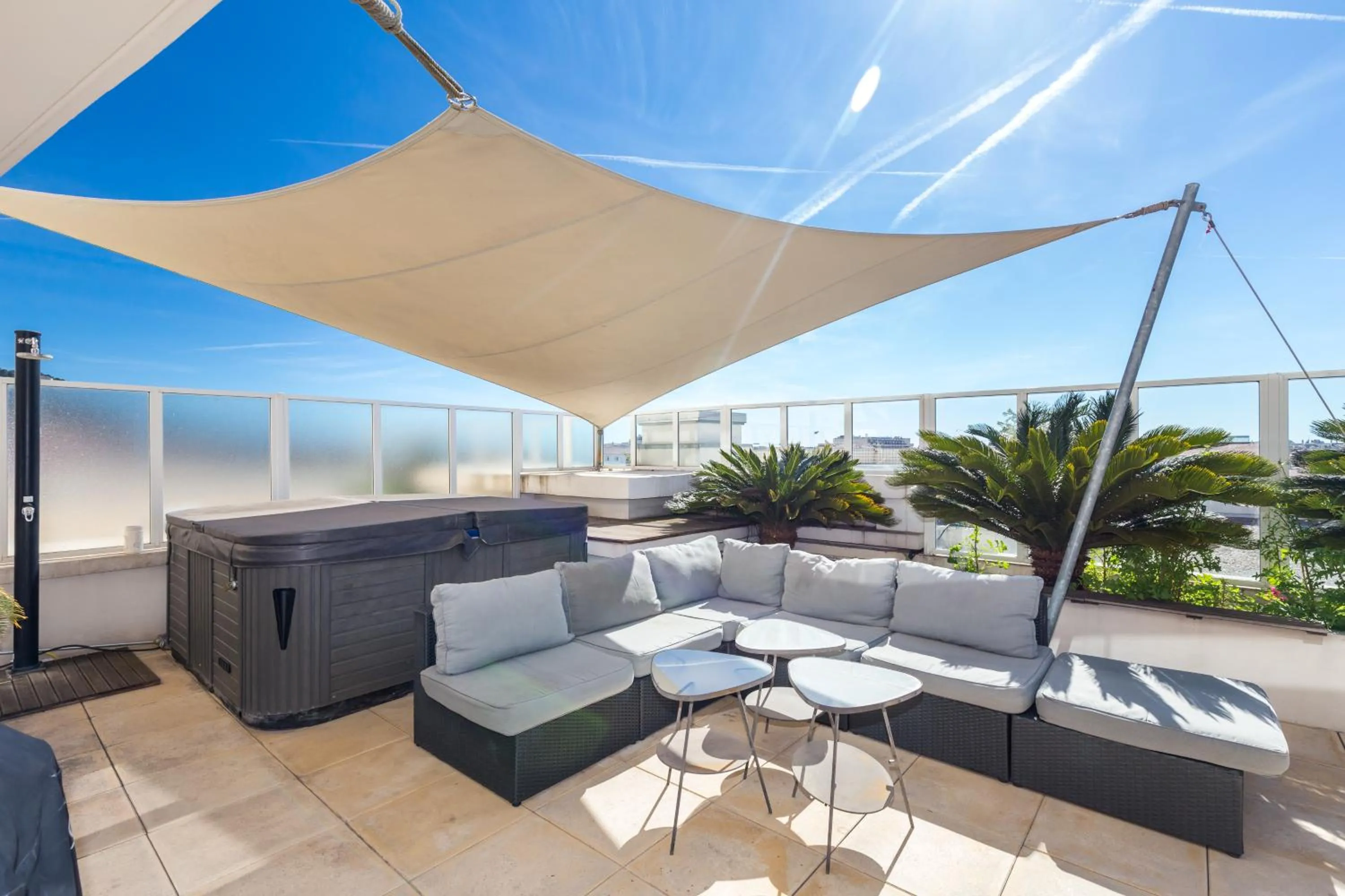 Balcony/Terrace in Superb penthouse in centre of Cannes Stunning views air-conditioning internet Near the Palais 532