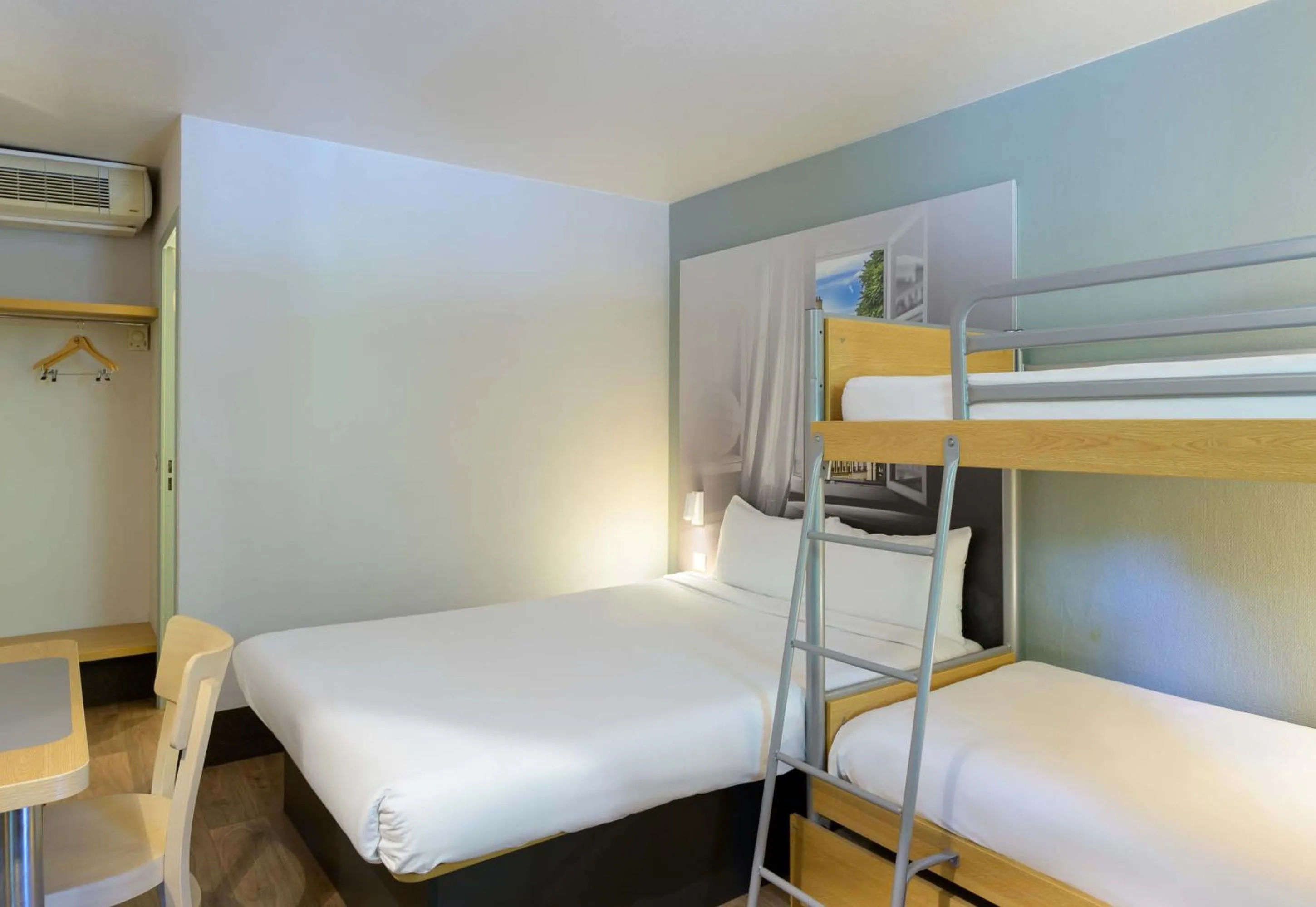 Bedroom, Bed in B&B HOTEL Pontault Combault