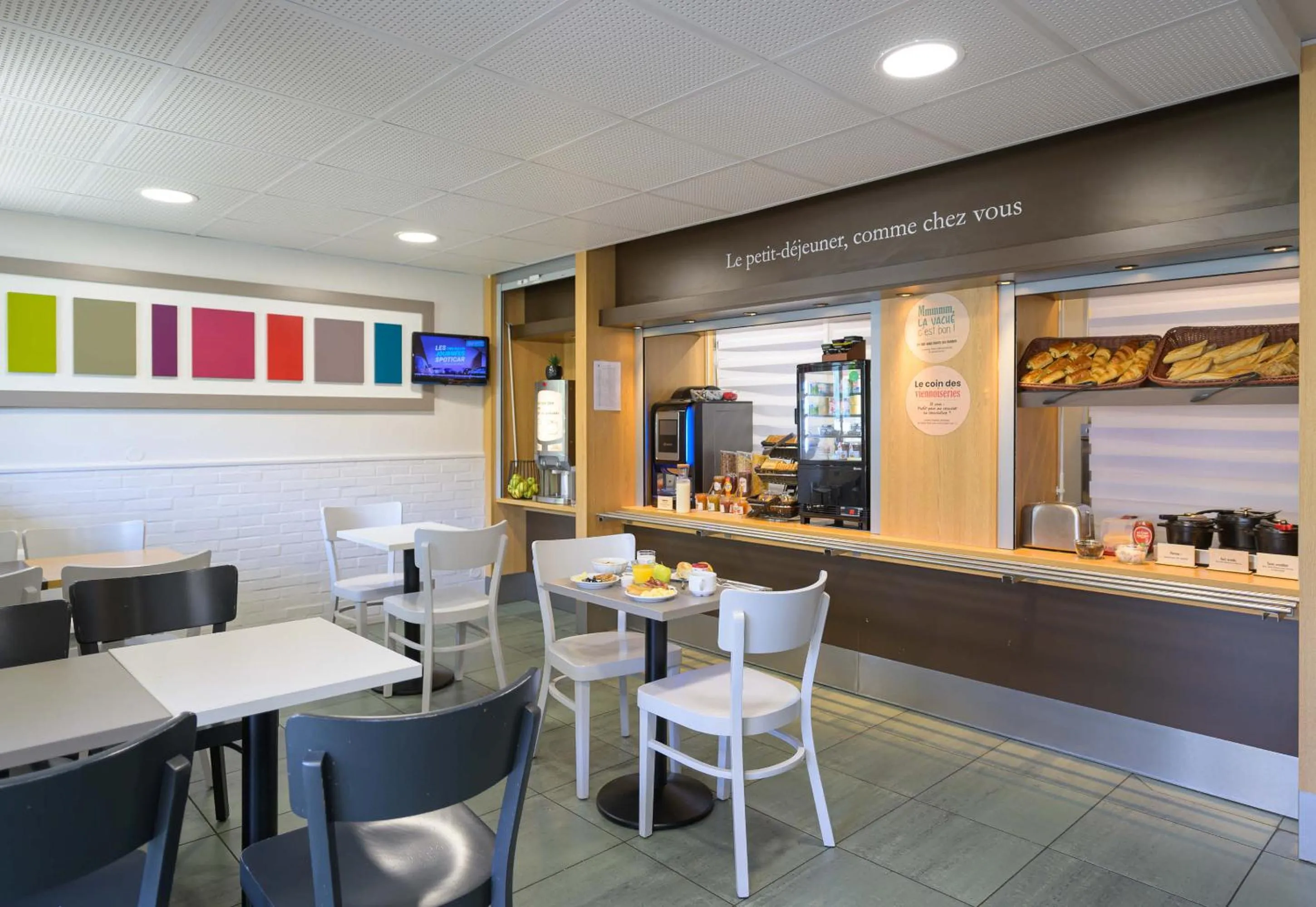 Restaurant/places to eat in B&B HOTEL Pontault Combault