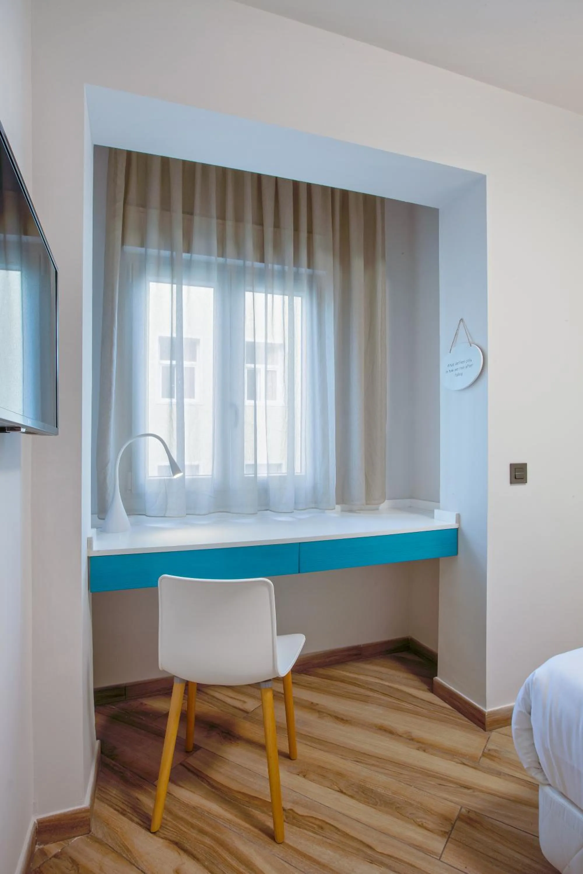 TV and multimedia, Bed in Gran Marina Suites