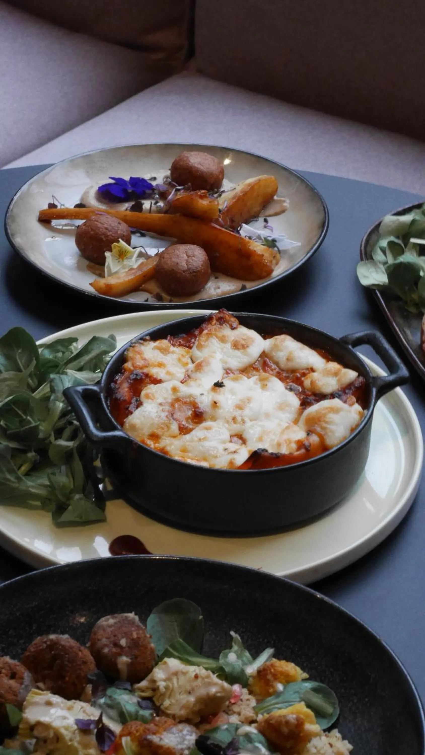 Restaurant/places to eat in TRIBE Paris Batignolles