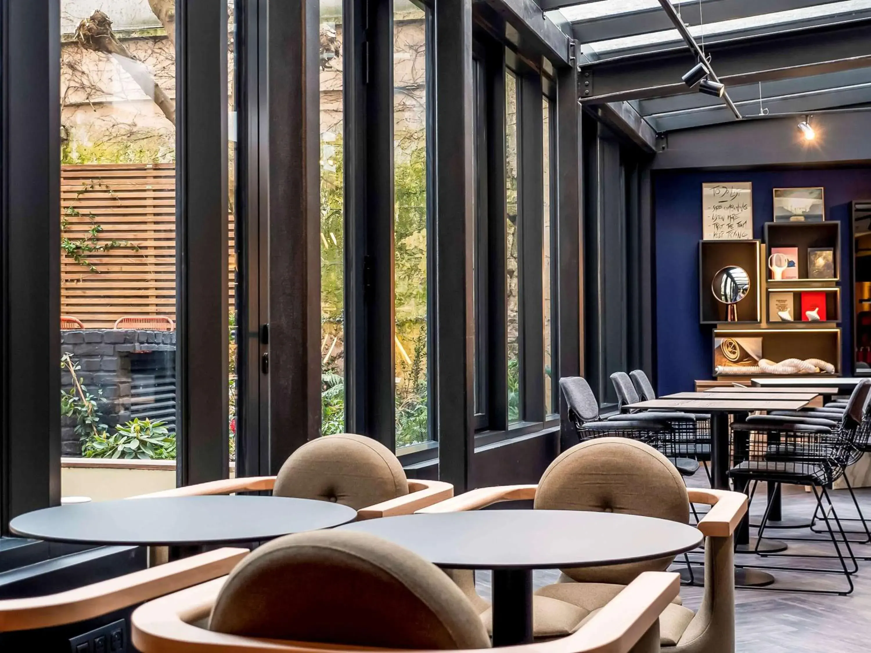 Restaurant/places to eat in TRIBE Paris Batignolles Restaurant/places to eat in TRIBE Paris Batignolles