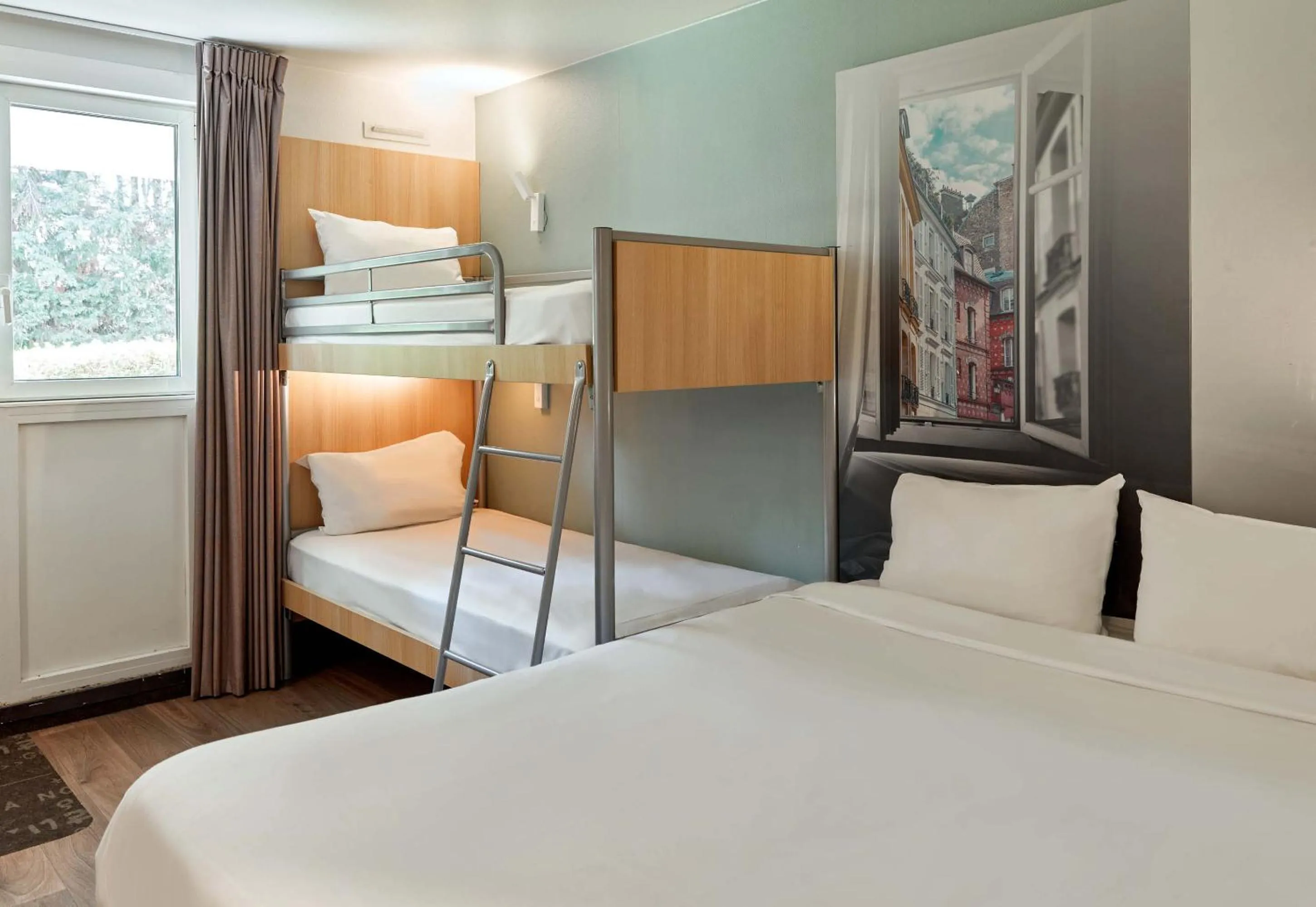 Bedroom, Bed in B&B HOTEL Corbeil-Essonnes