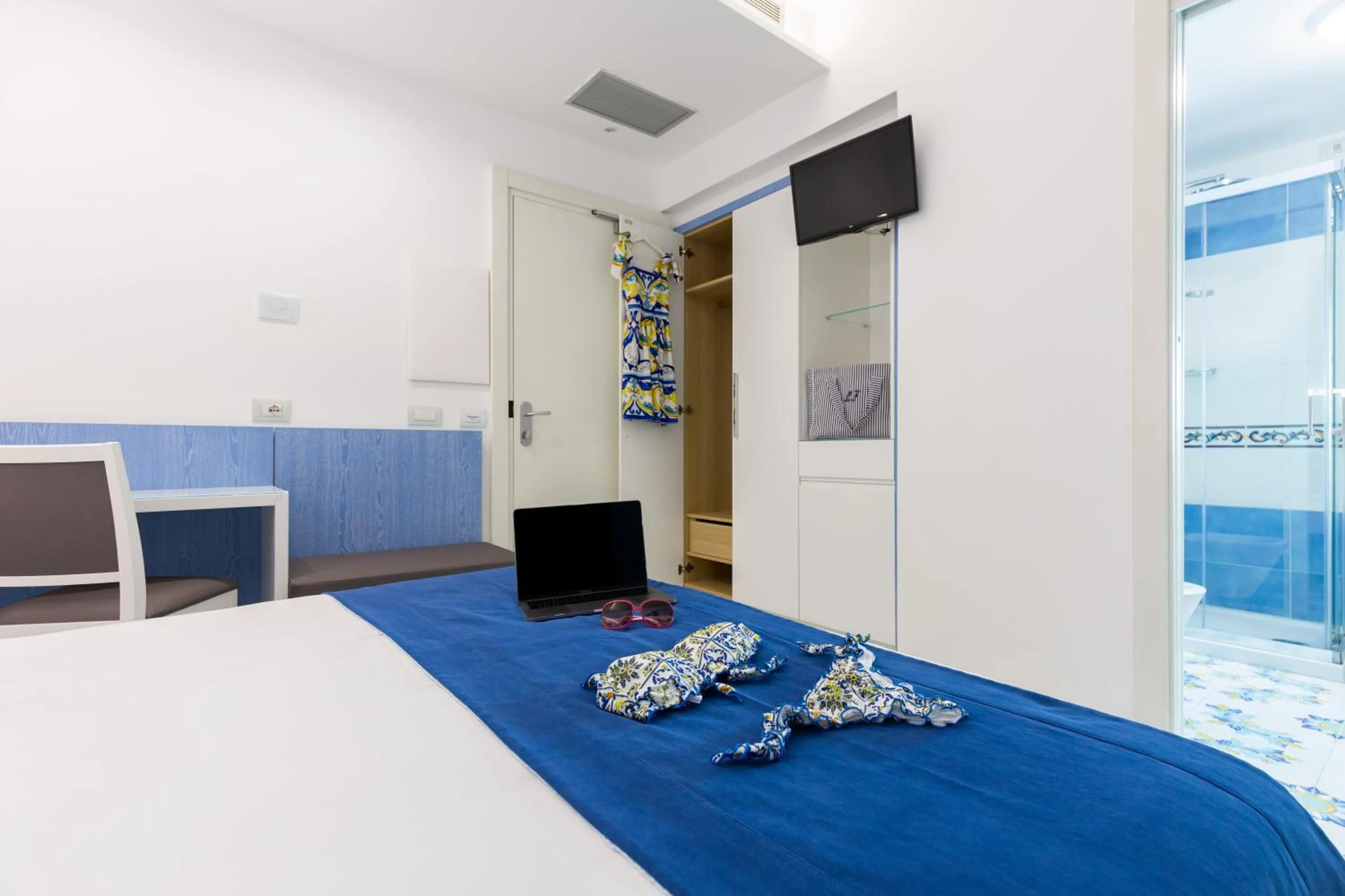 TV and multimedia in Hotel Giosue' a mare Sorrento