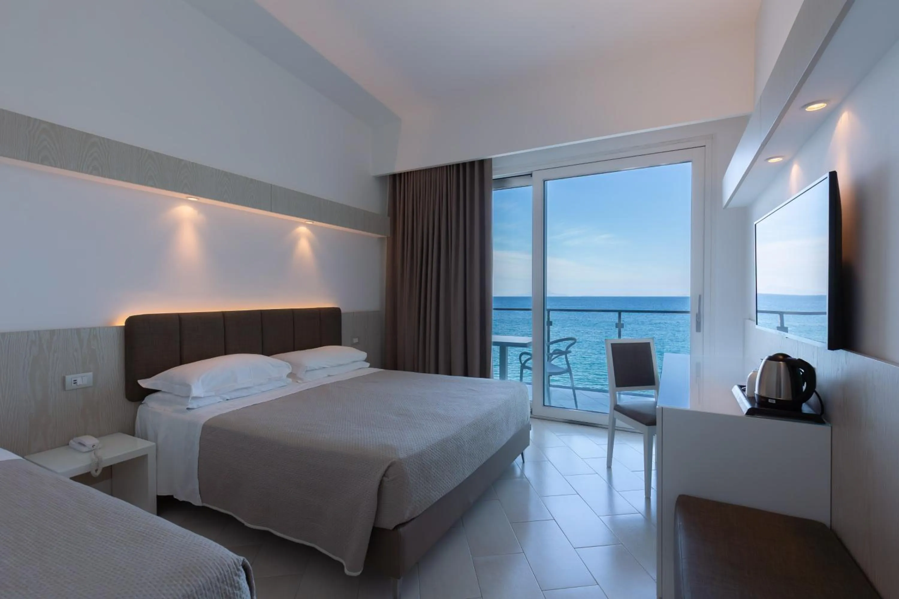 Bedroom, Bed in Hotel Giosue' a mare Sorrento