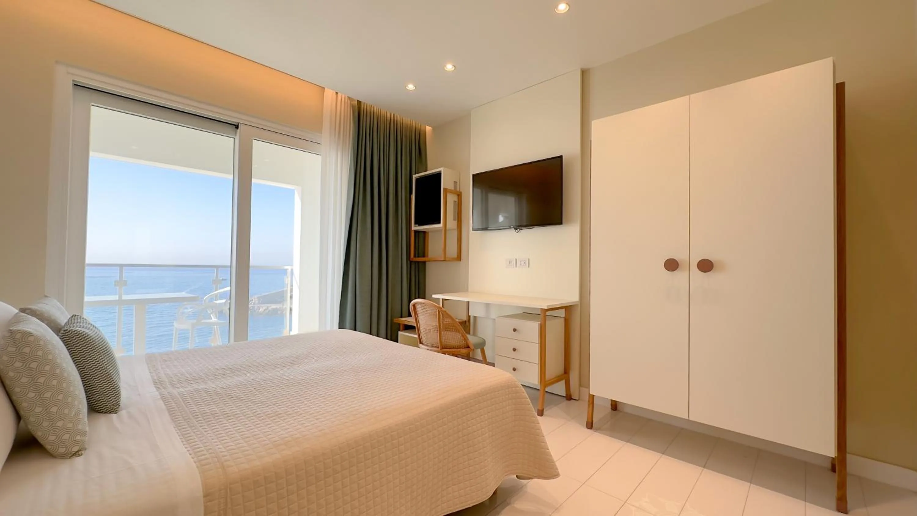 Photo of the whole room, Bed in Hotel Giosue' a mare Sorrento