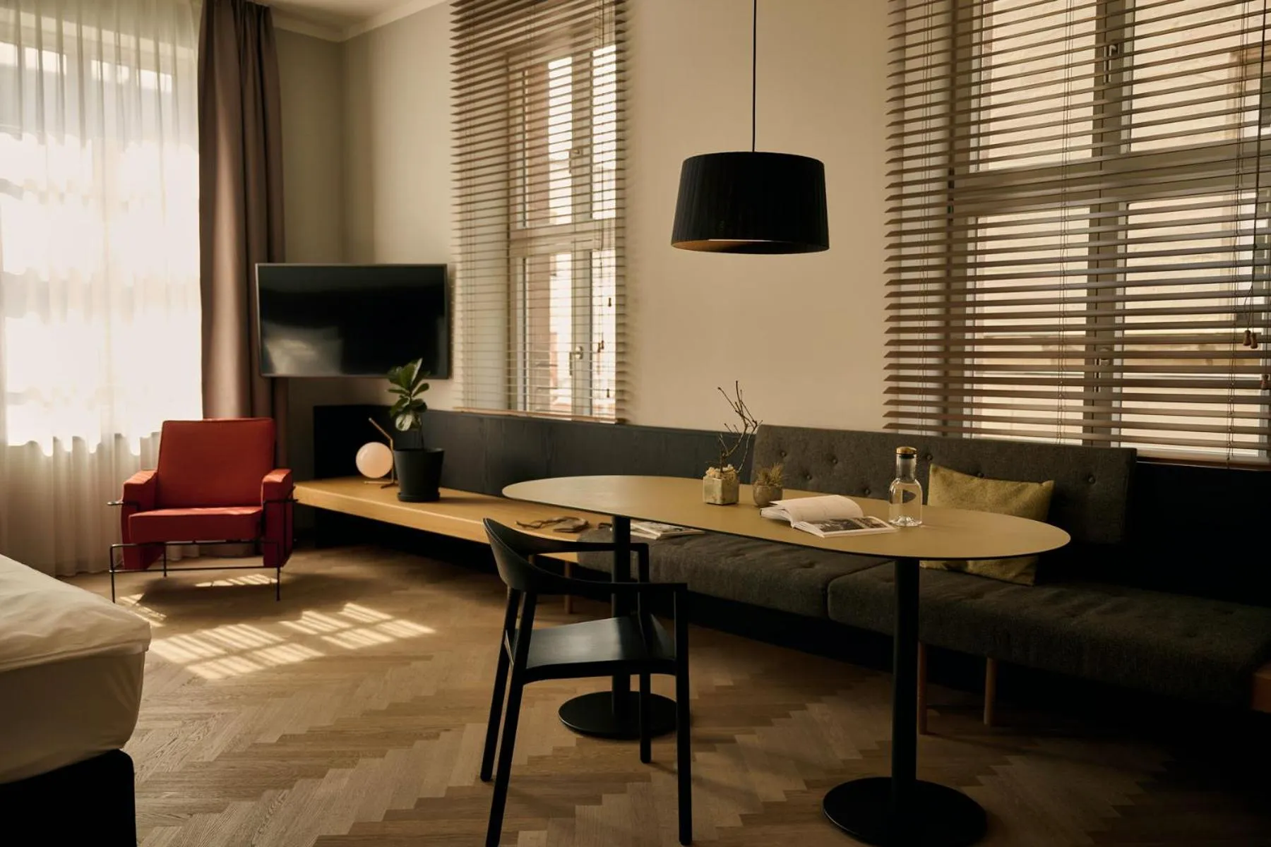 TV and multimedia, Bed in Melter Hotel & Apartments - a Neighborhood Hotel