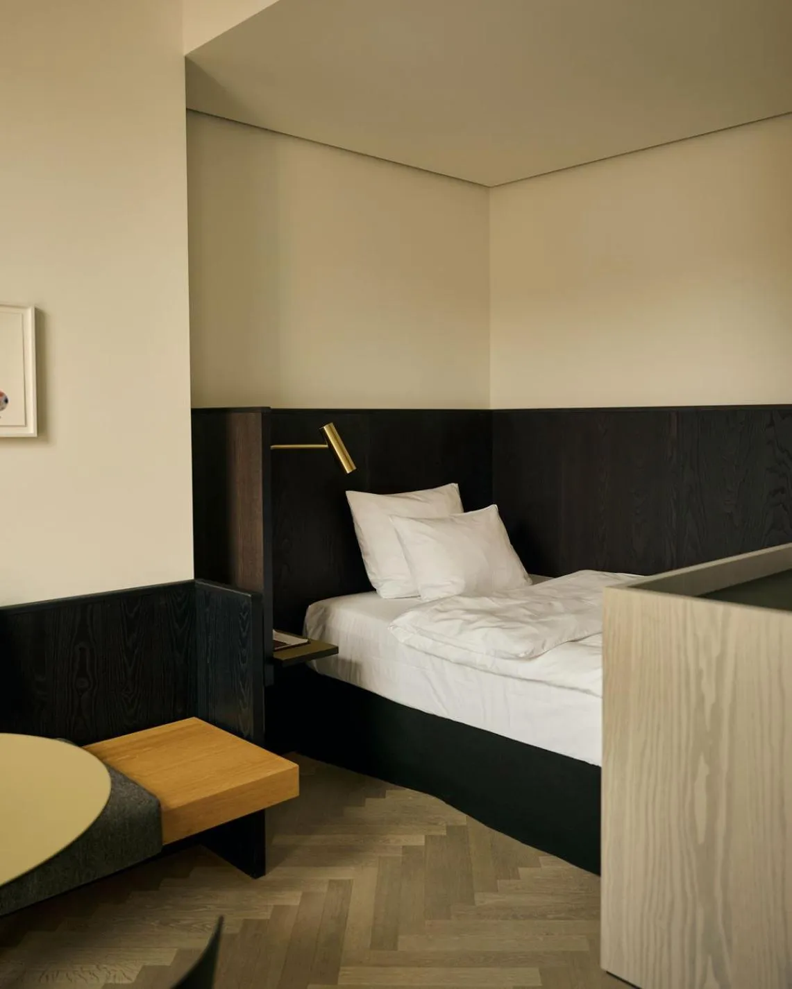 Bed in Melter Hotel & Apartments - a Neighborhood Hotel