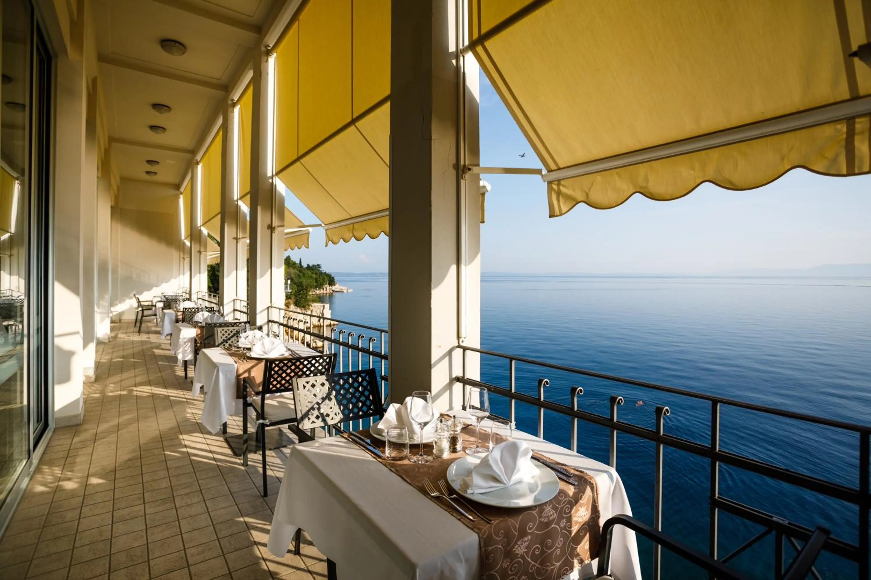 Restaurant/places to eat in Hotel Jadran