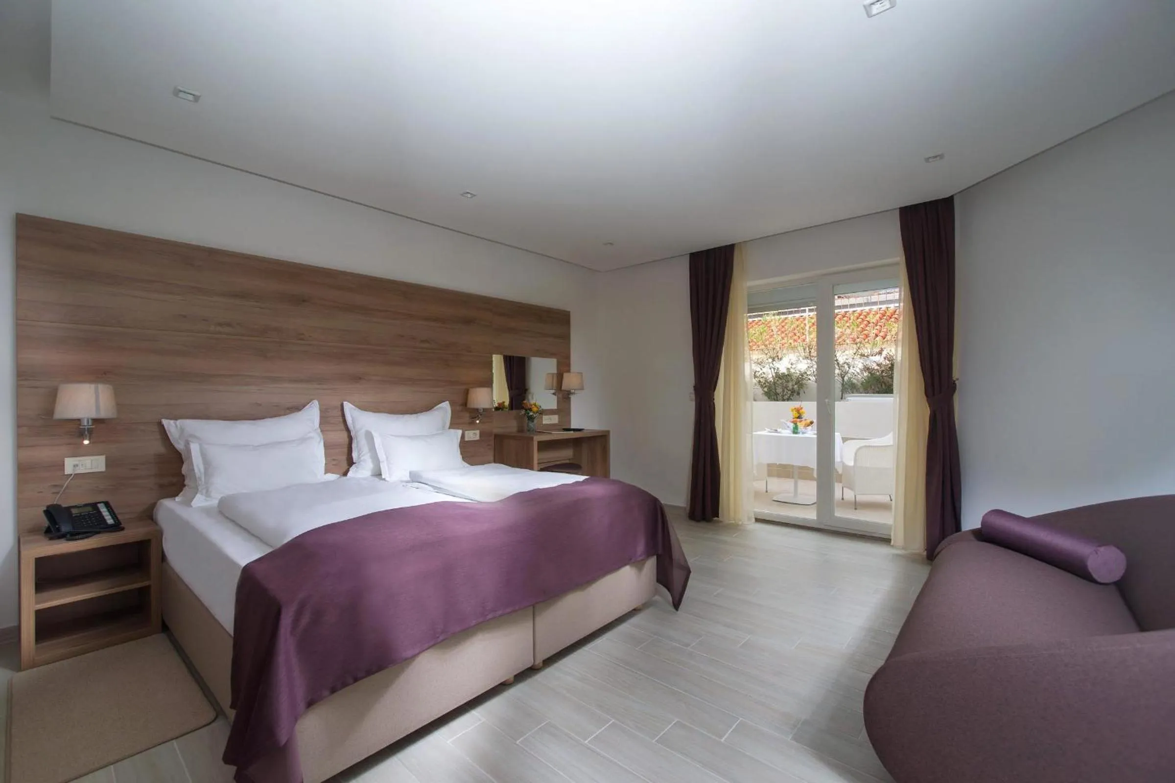 Balcony/Terrace, Bed in Hotel Biokovo