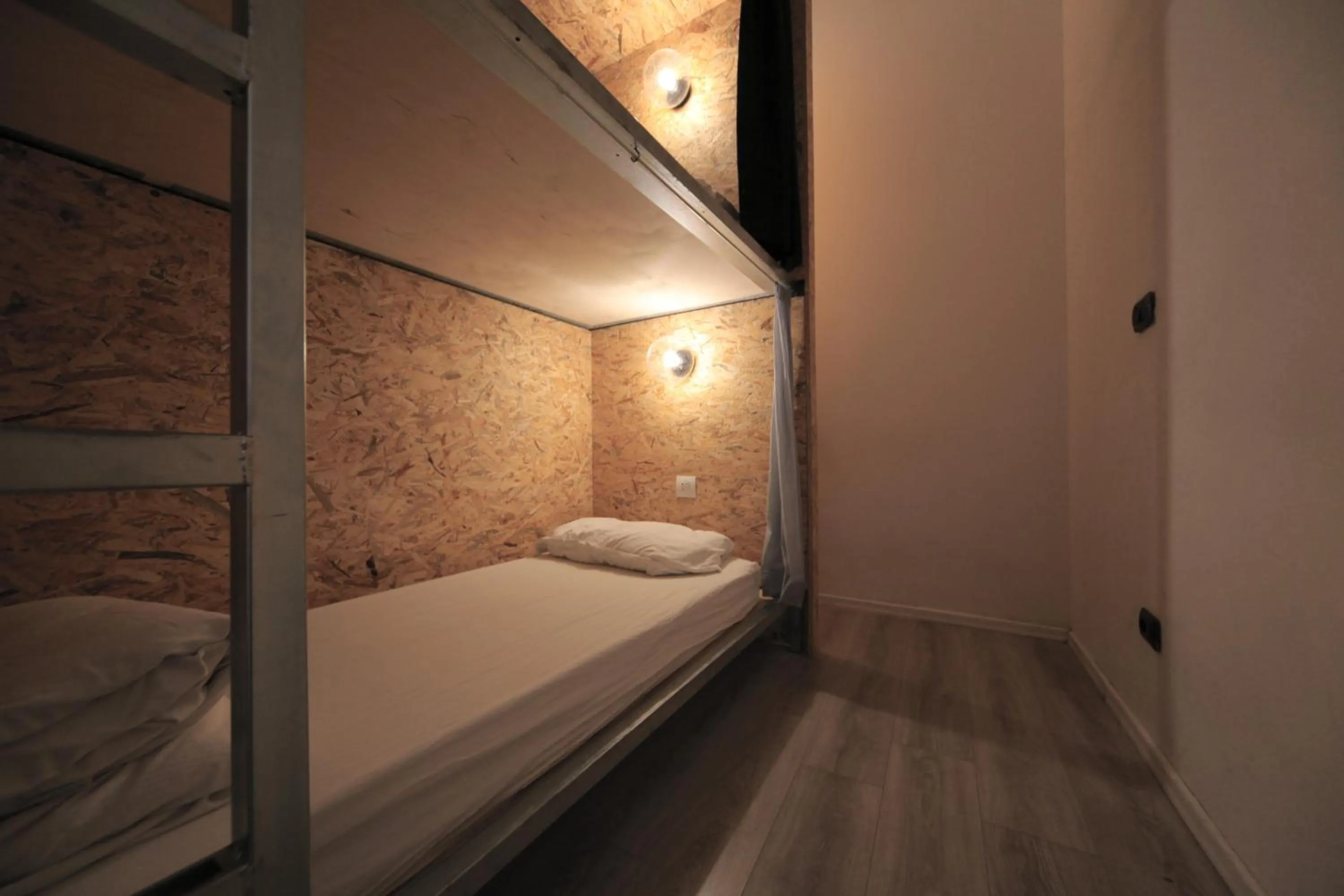 Photo of the whole room, Bed in Dopa Hostel