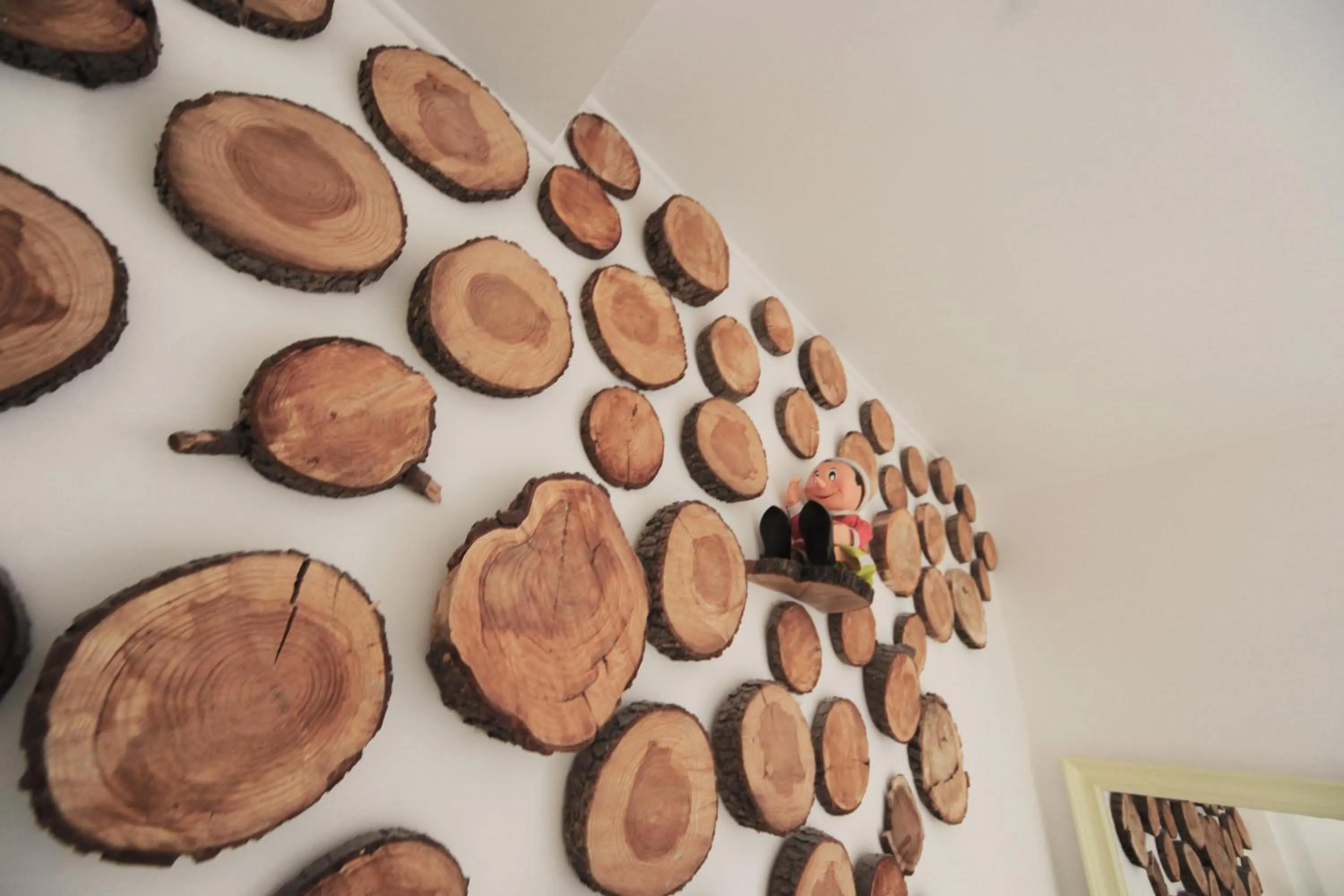 Decorative detail in Dopa Hostel